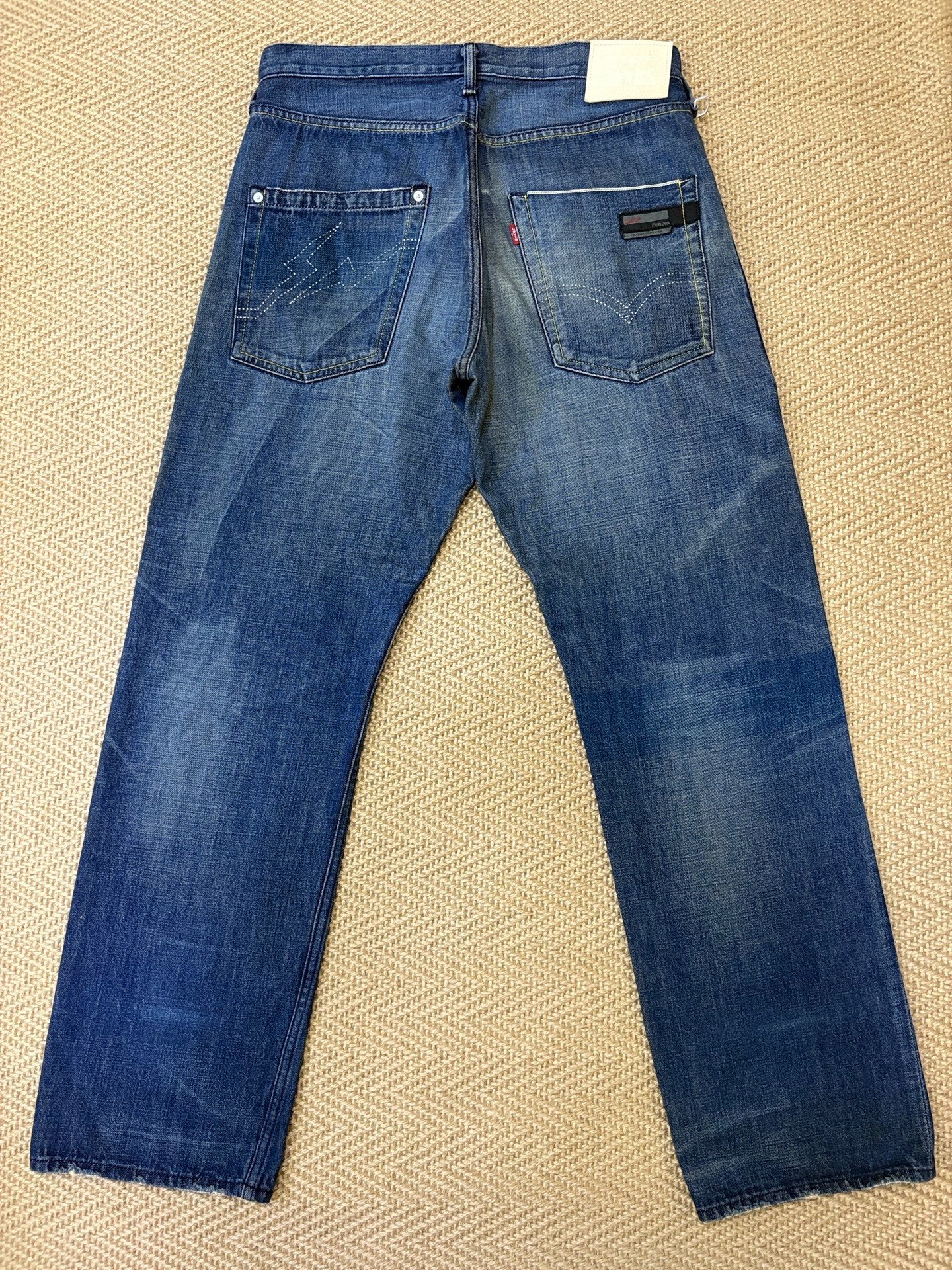 Levi's Fenom 207 White Button Washed Jeans — front