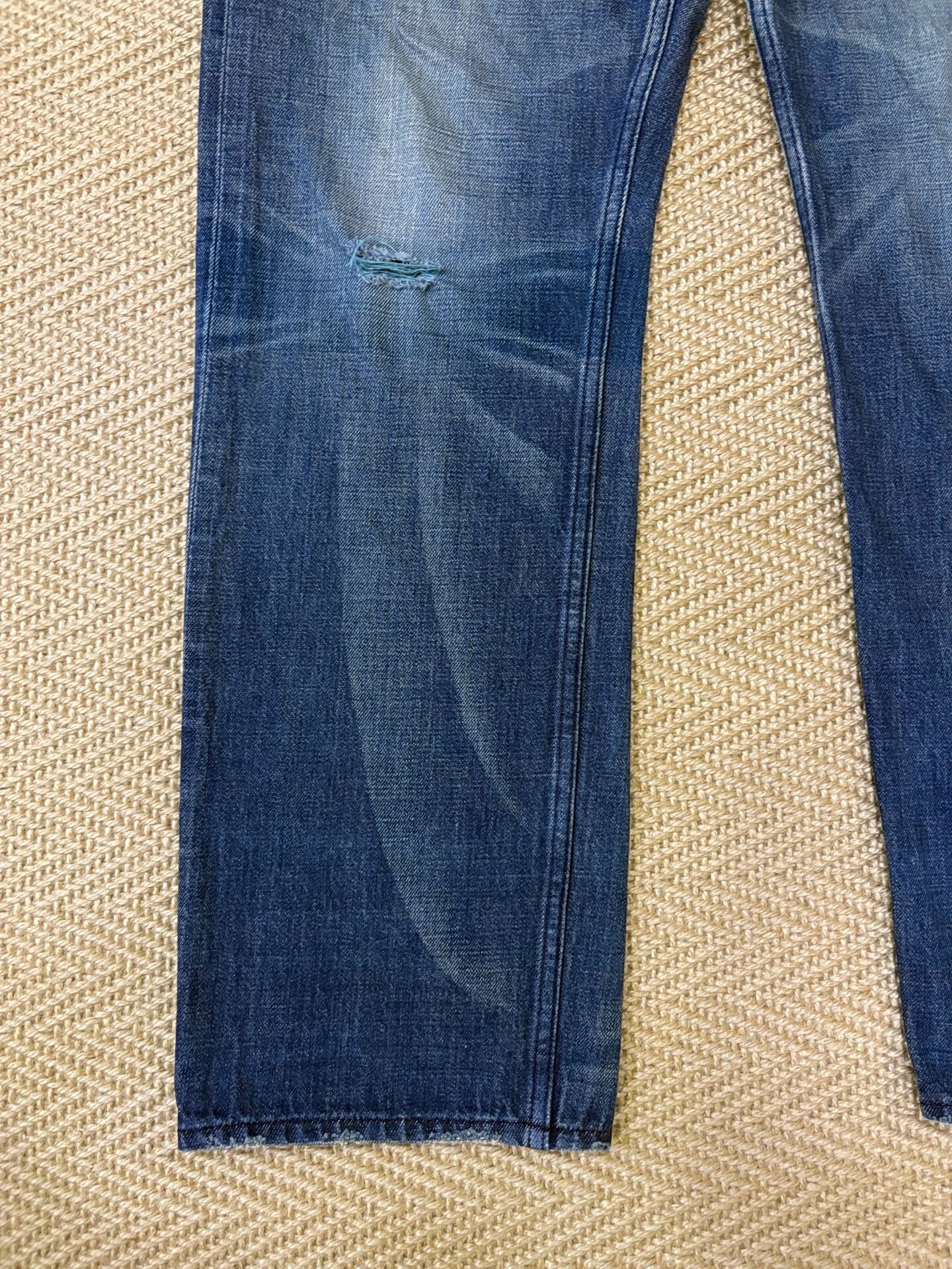 Levi's Fenom 207 White Button Washed Jeans — detail