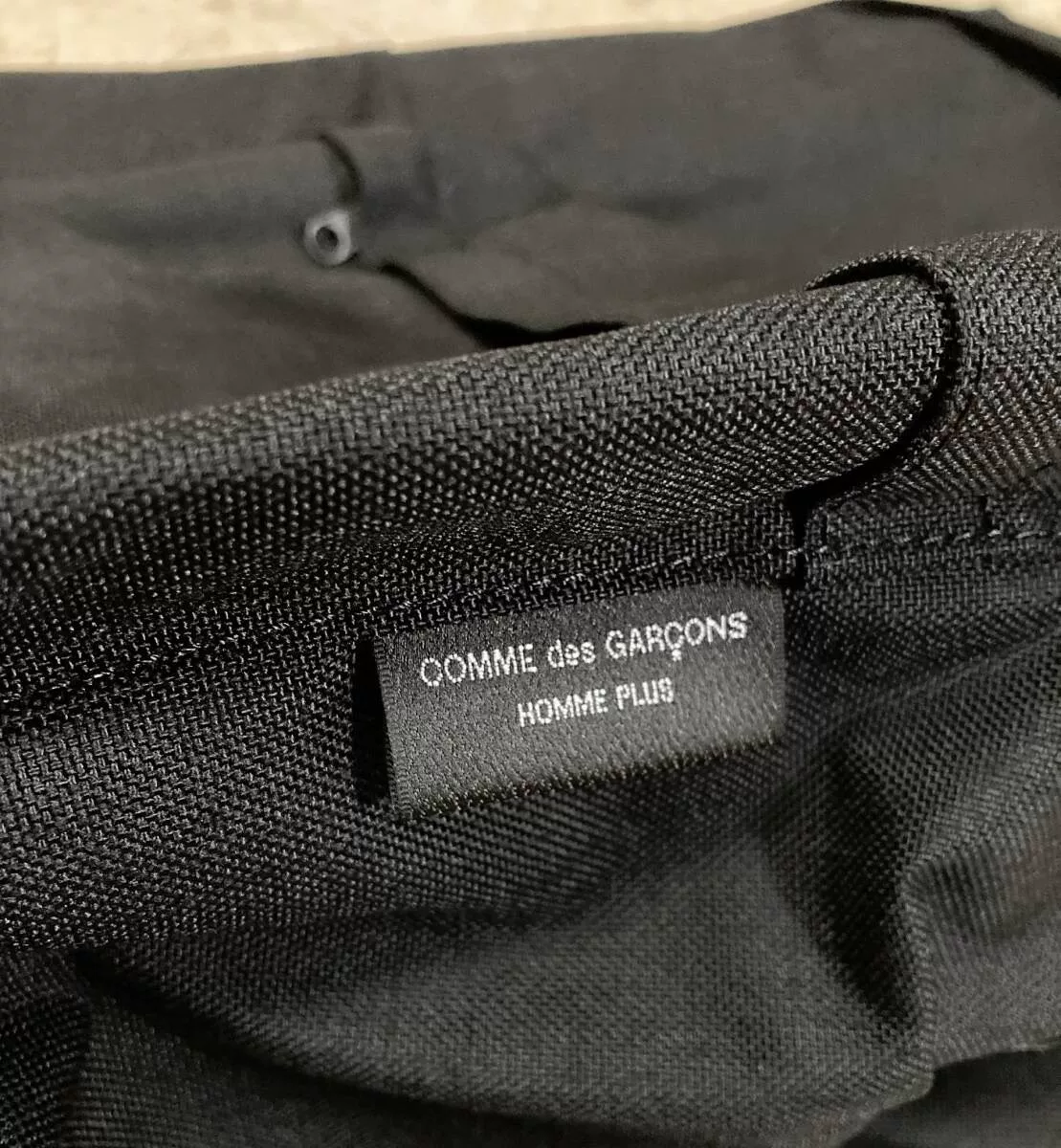 COMME des GARÇONS Homme Plus Black L Backpack — detail