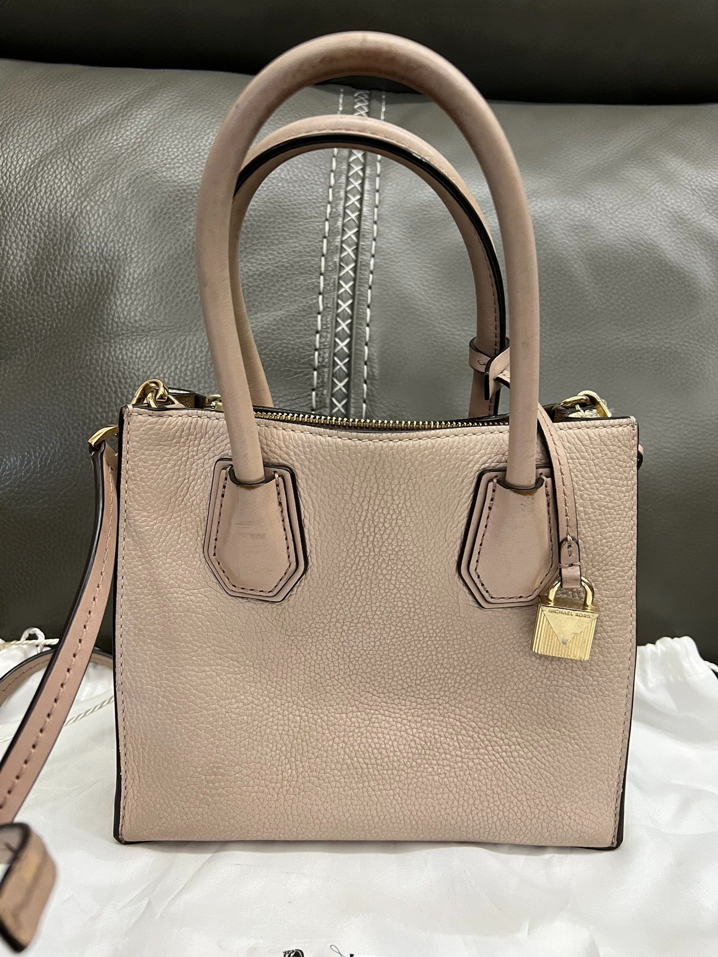 Michael Kors Light Pink Small Square Bag — detail