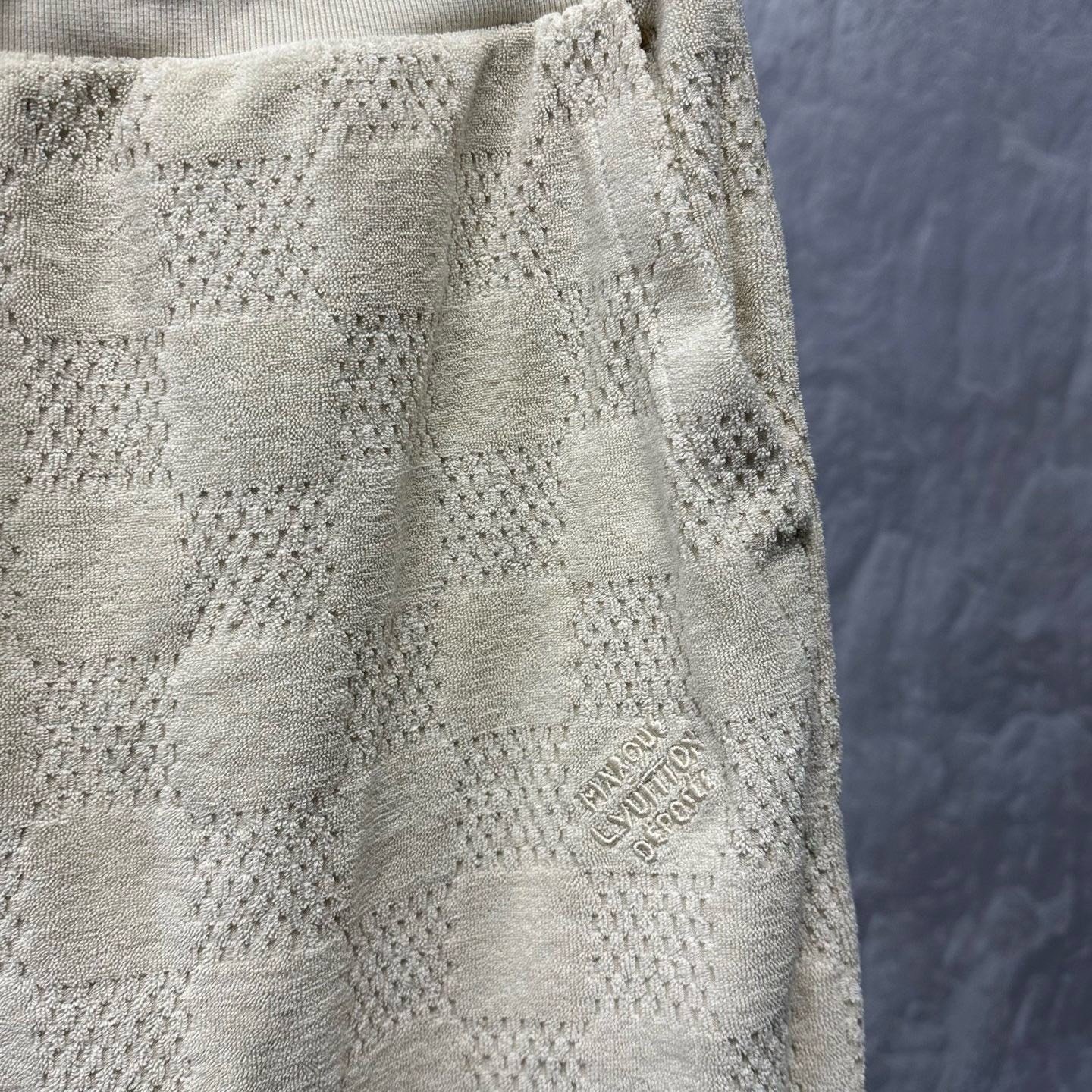 Louis Vuitton Damier Towel Shorts XL — detail