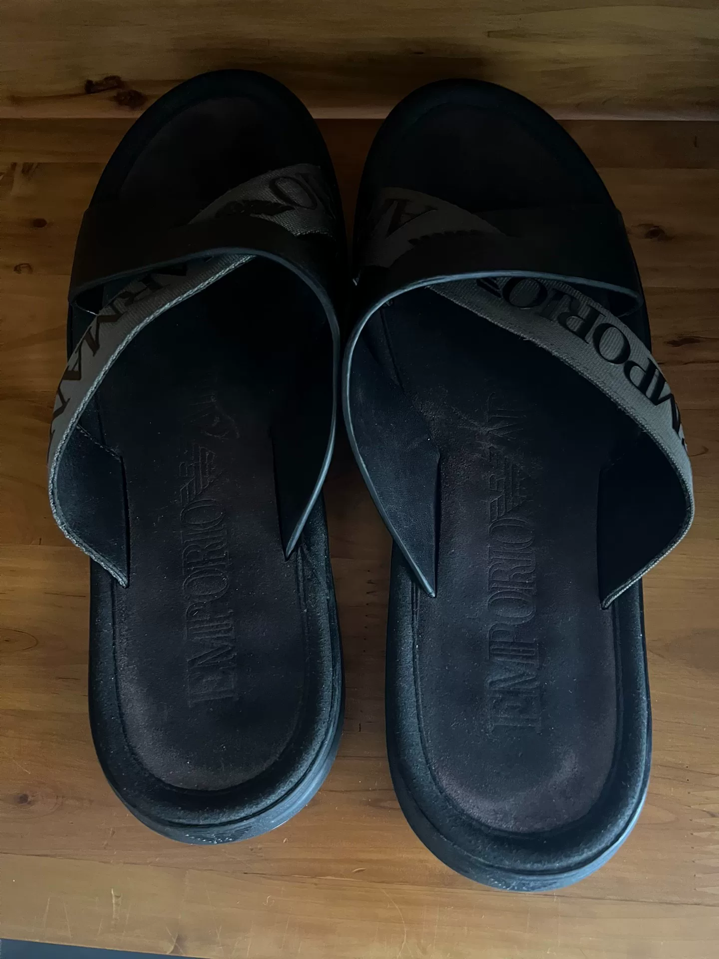 Emporio Armani Leather Slippers Size 42 — detail