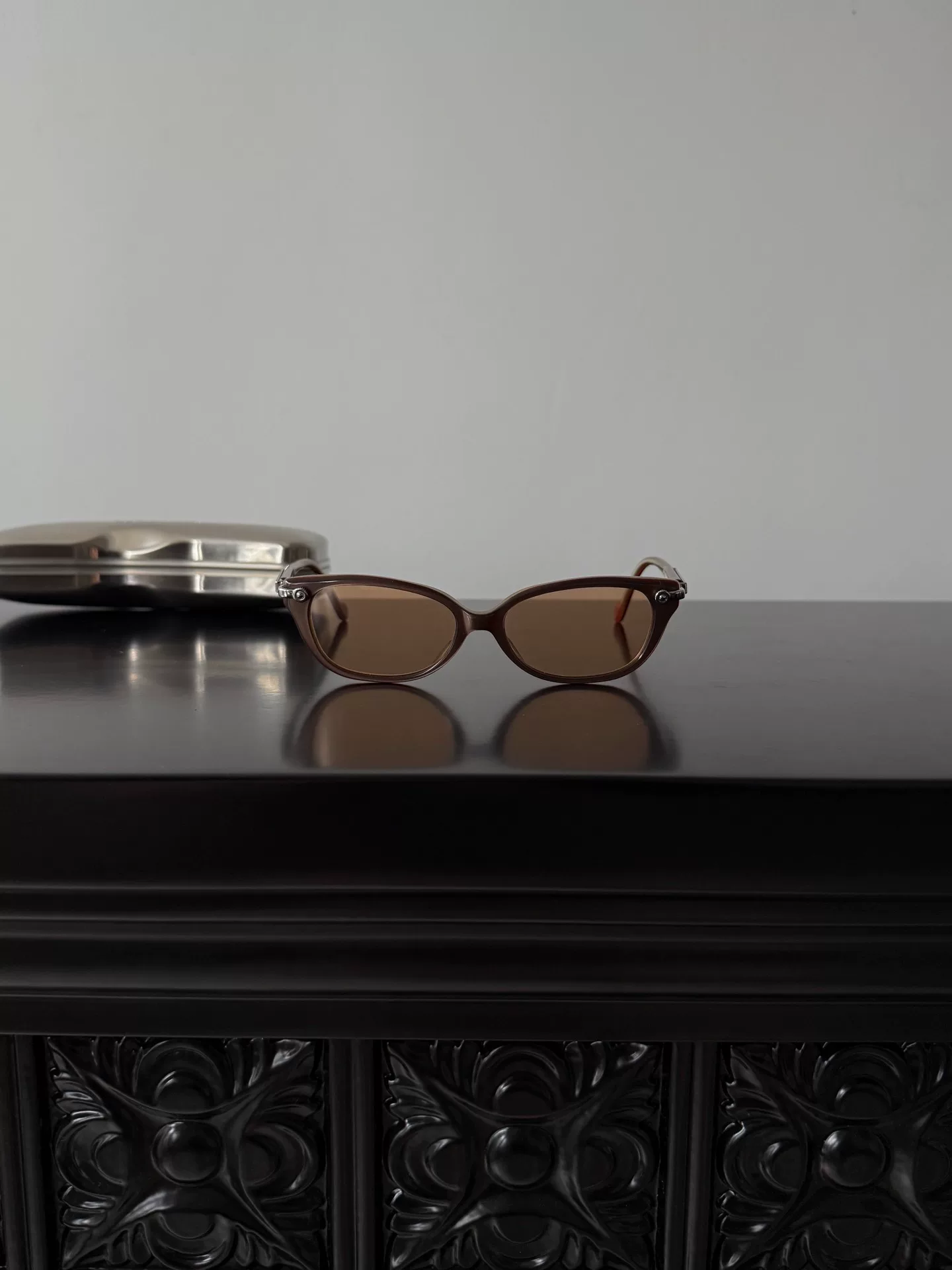 Jean Paul Gaultier Cyberpunk Brown Sunglasses — detail