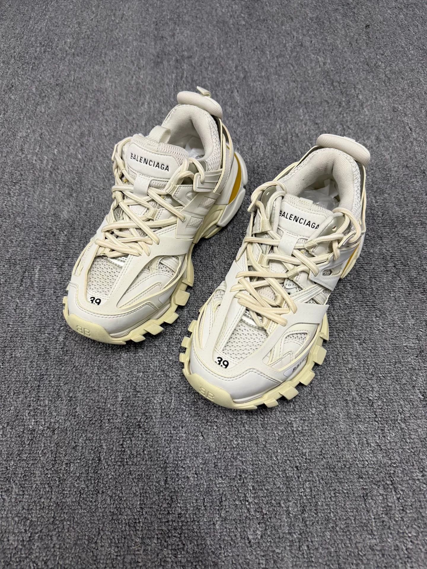 Balenciaga Track Dad Shoes White 39 — front