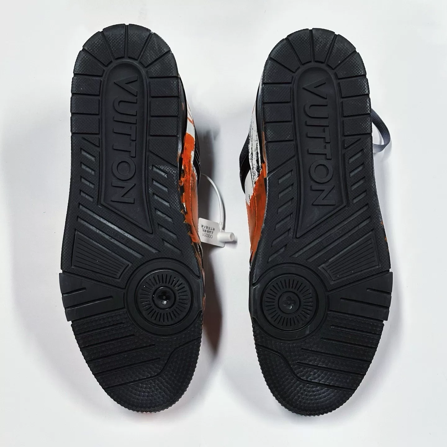 Louis Vuitton Trainer ART Collaboration — label