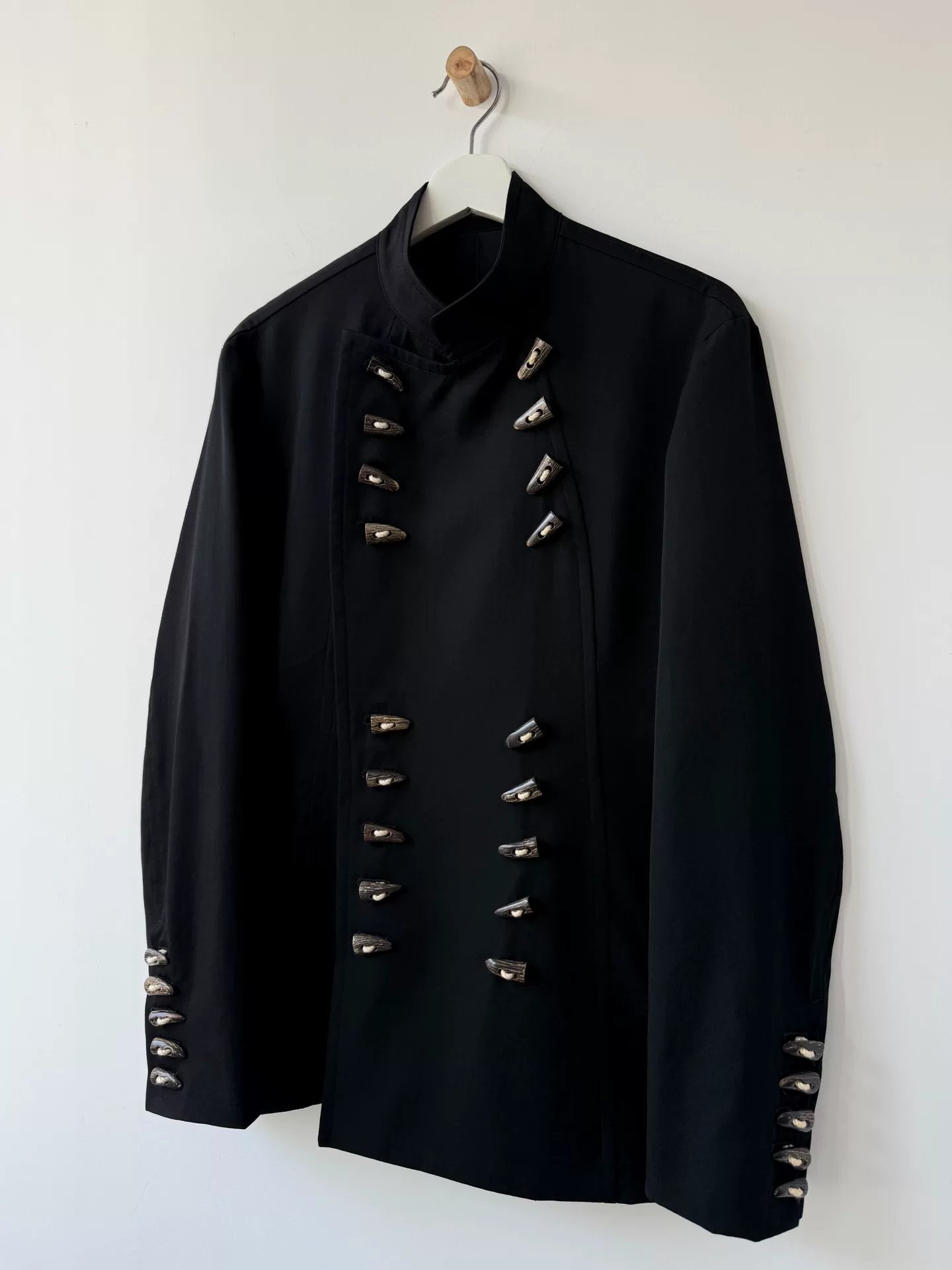 Yohji Yamamoto 12AW Horn Button Blazer — back
