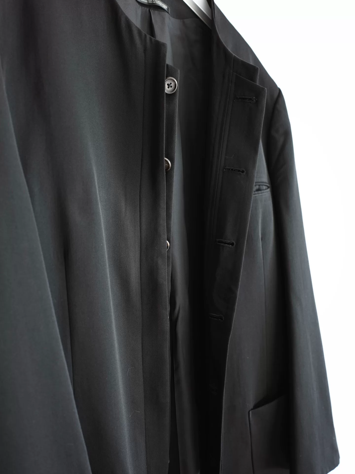 Yohji Yamamoto 95AW Collarless Double-Layer Coat — detail