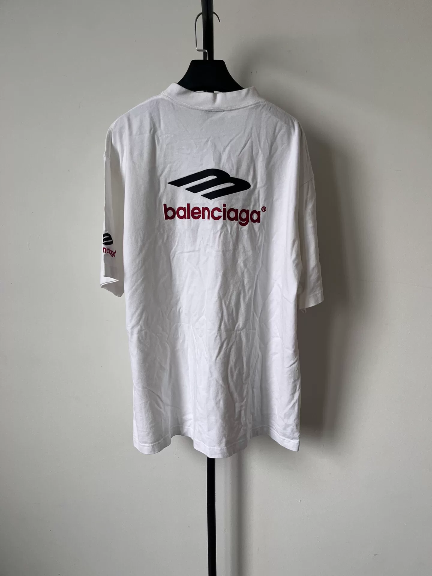 Balenciaga 3B Sports Icon Logo T-Shirt — front