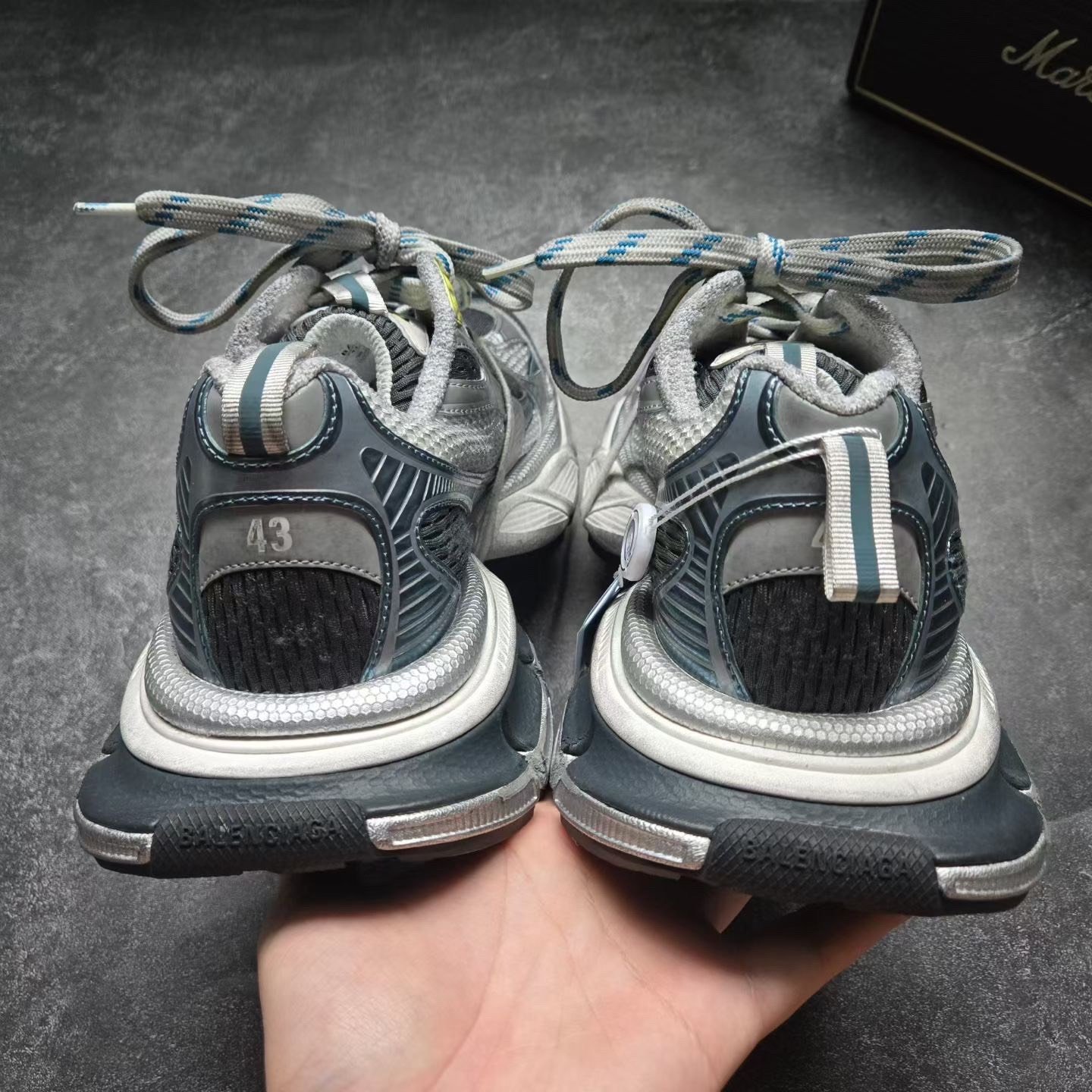 Balenciaga 3XL Gray Yellow Silver — detail