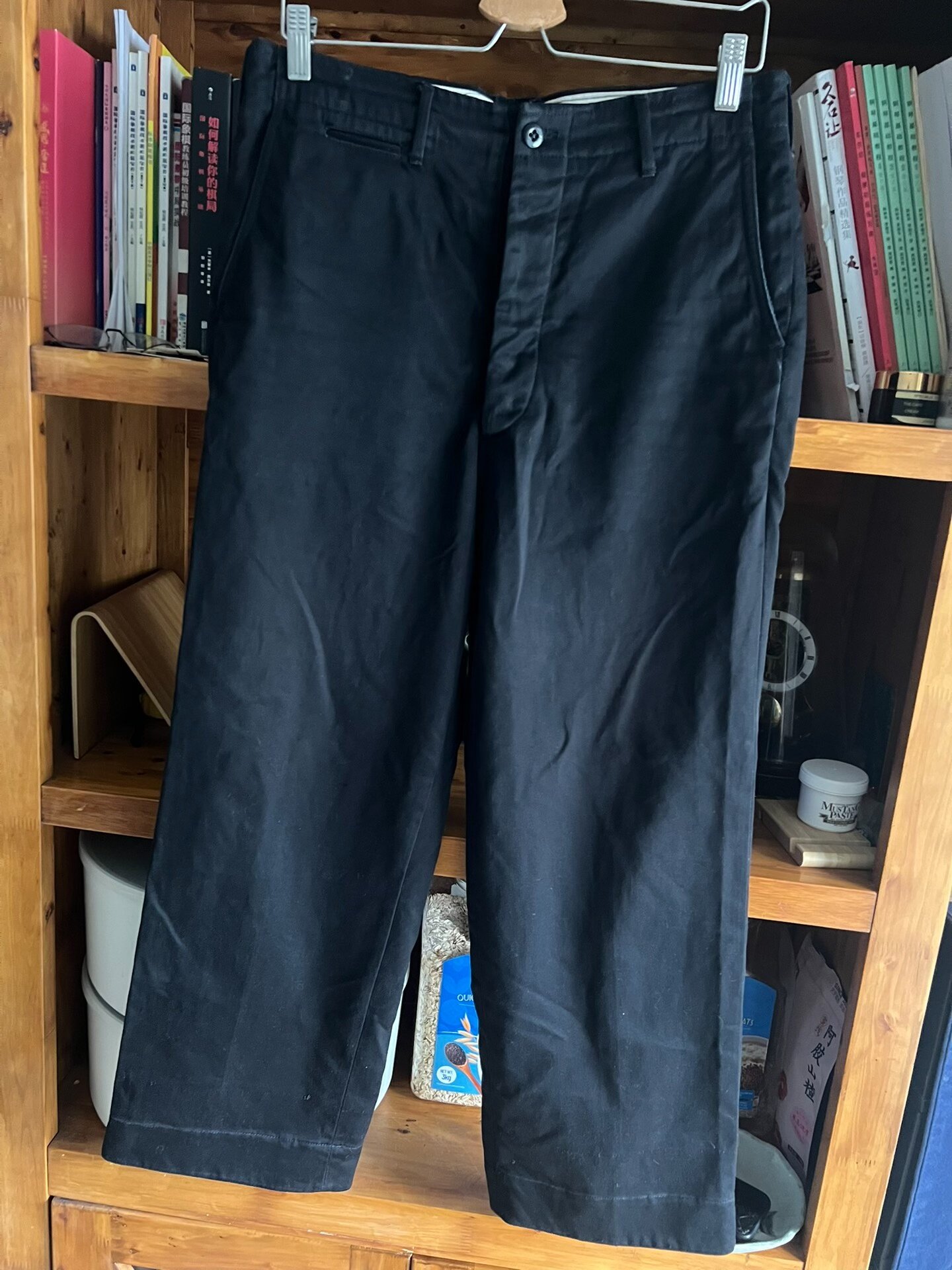 Atlast&Co Vintage Black Pants — detail
