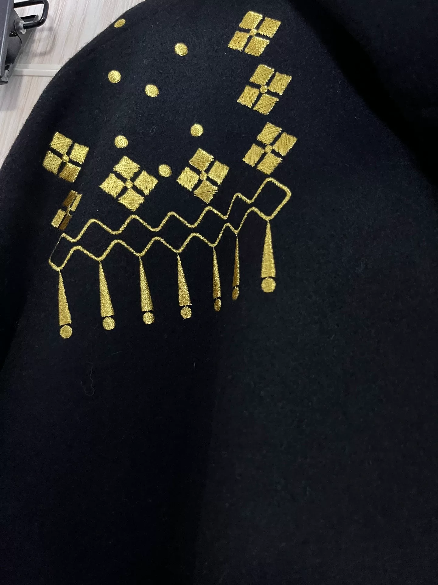 Yohji Yamamoto 92AW Gold Embroidery Jacket — detail