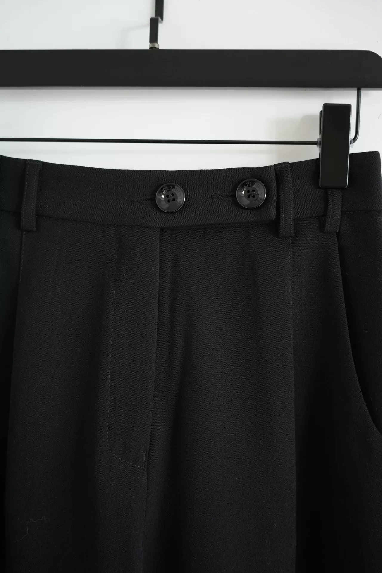 Song For The Mute 19ss Double-Button Trousers — detail