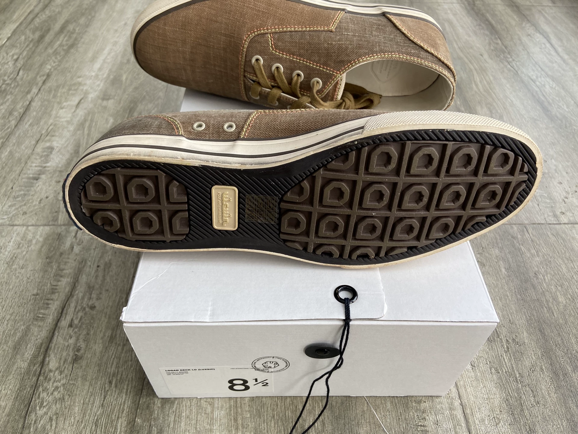 VISVIM LOGAN DECK LO LUXSIC — label