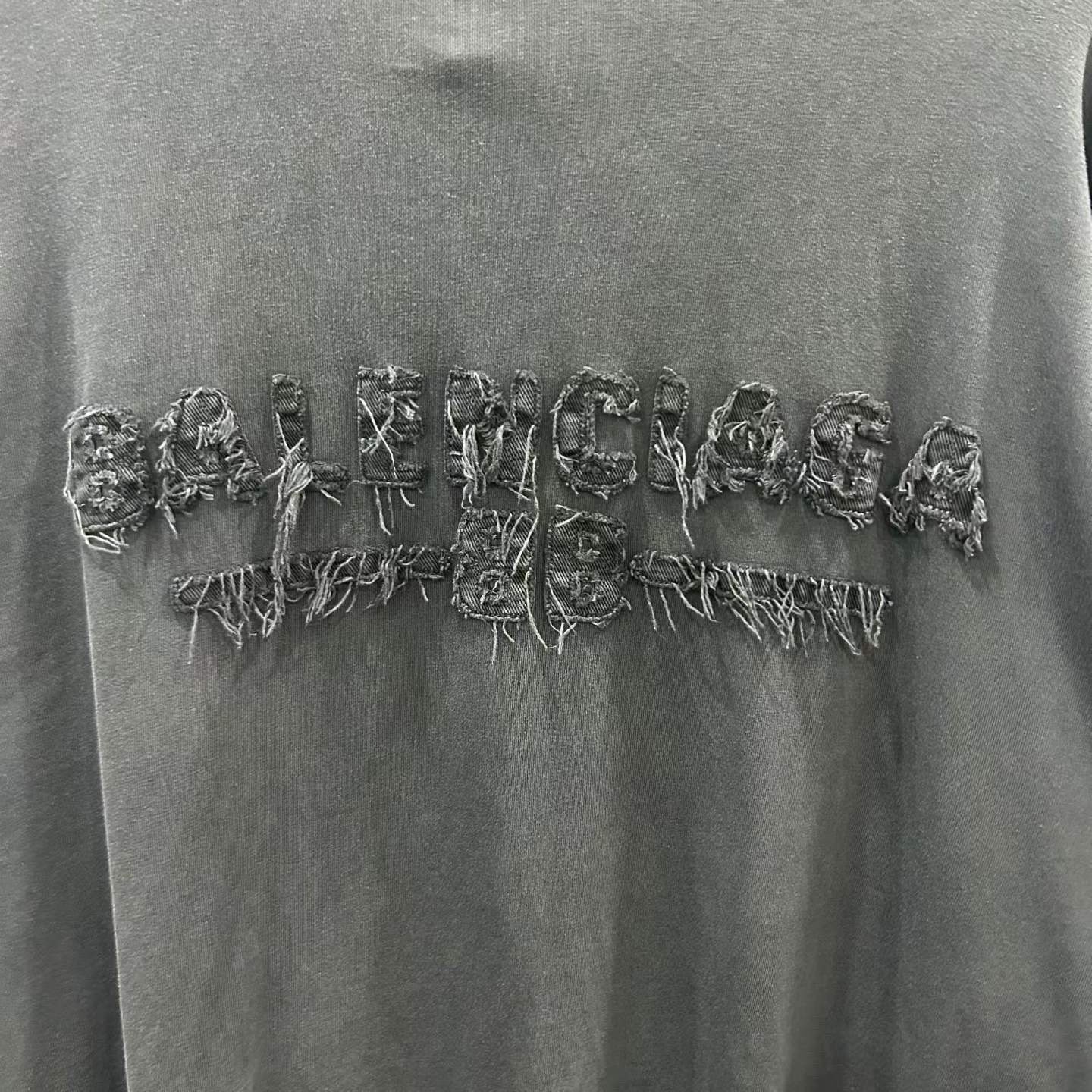Balenciaga 25SS Distressed Logo Long-Sleeve Sweatshirt — detail