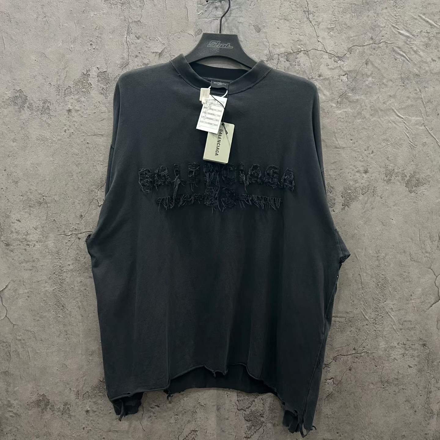 Balenciaga 25SS Distressed Logo Long-Sleeve Sweatshirt
