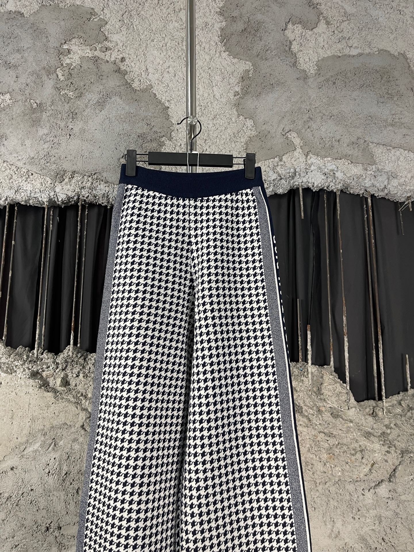 Dior Houndstooth Wool Trousers — detail