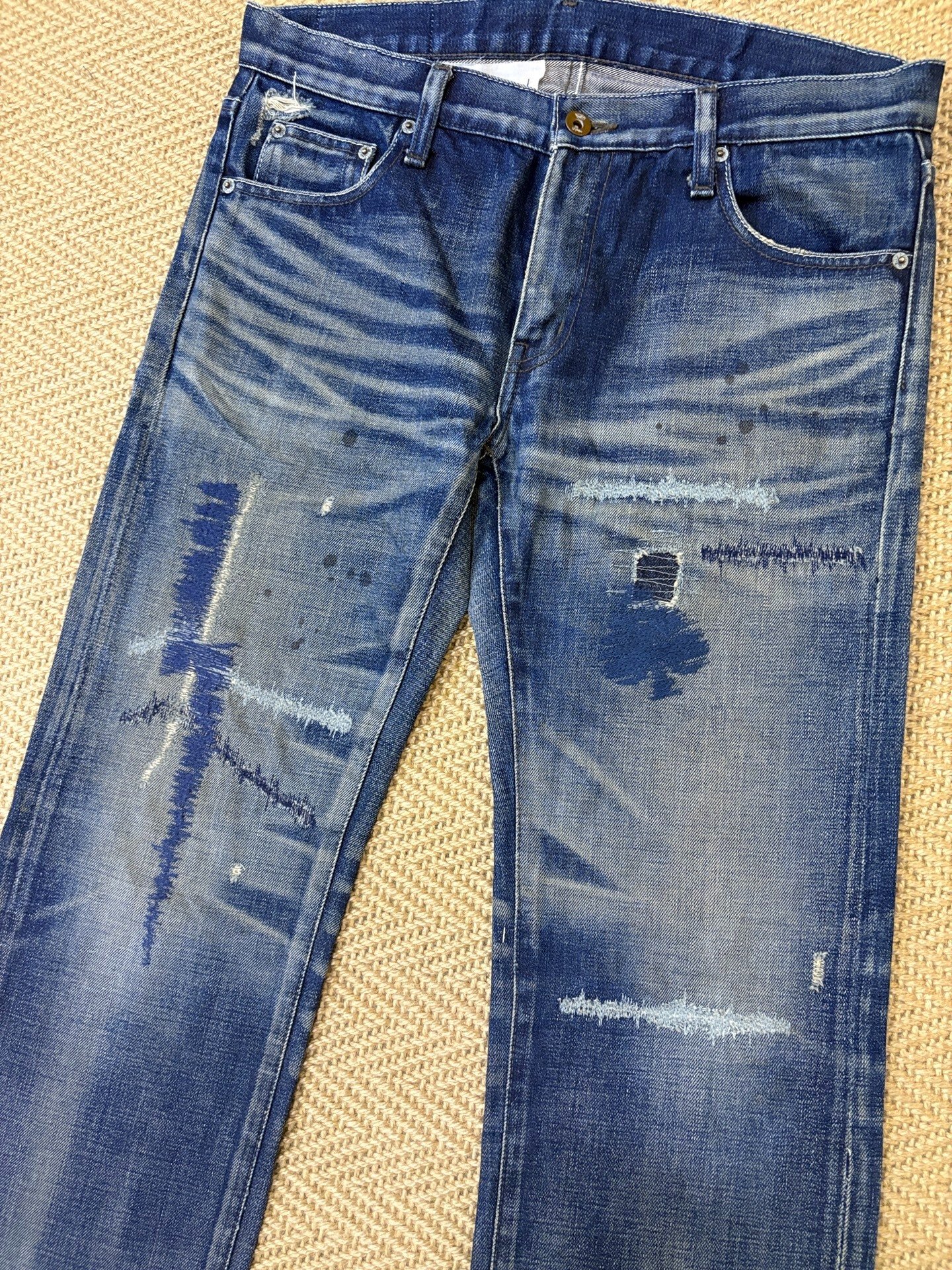 Neighborhood 07 FLASH Washed Jeans — detail