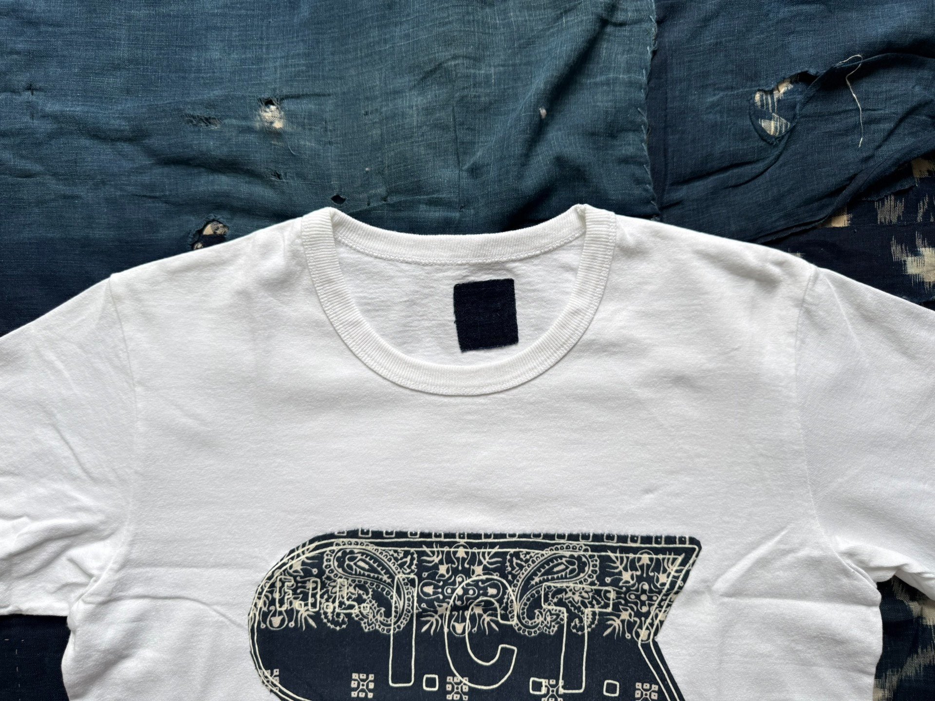 visvim 17SS ICT Flag Tee — detail