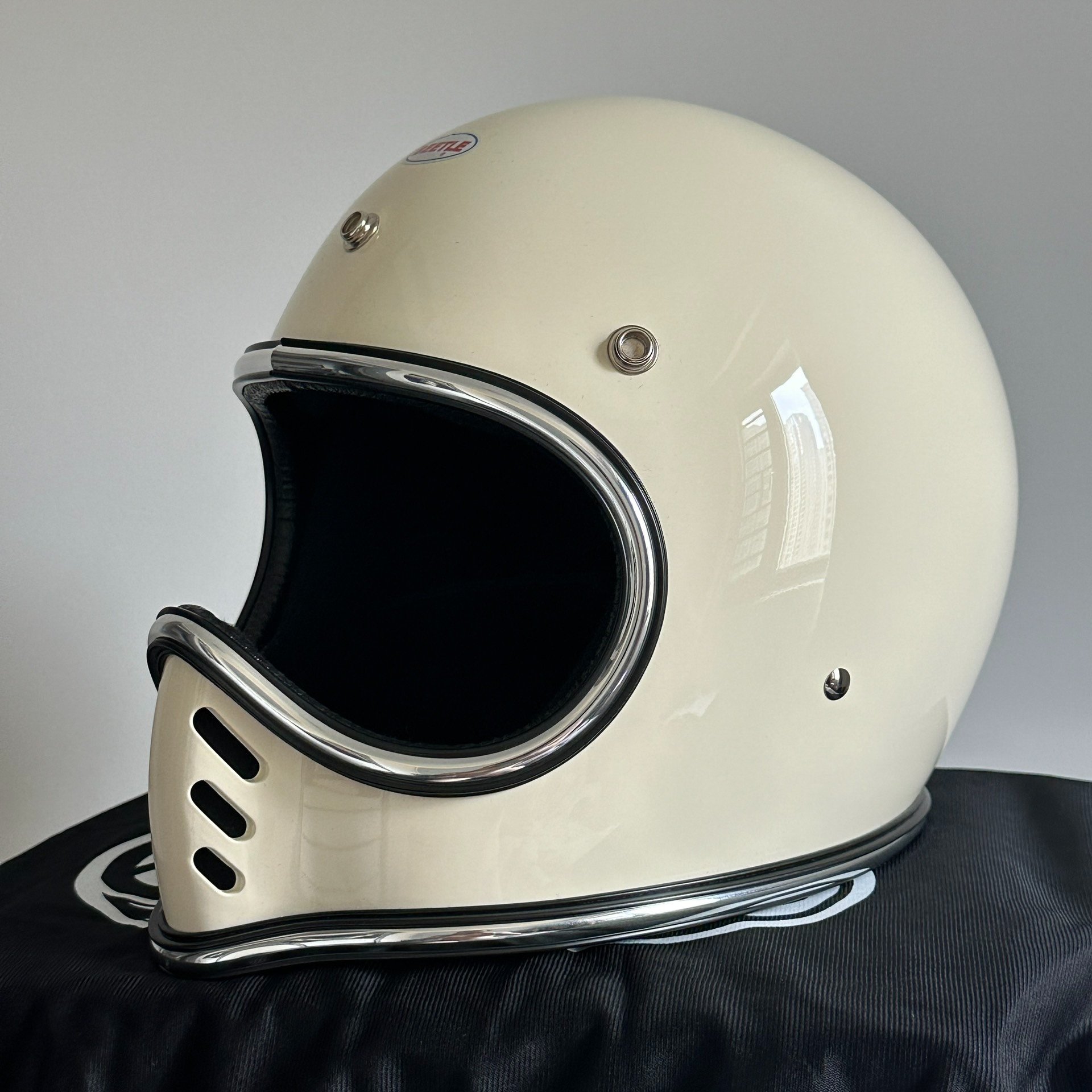 Ocean Beetle Chrome Ivory — front