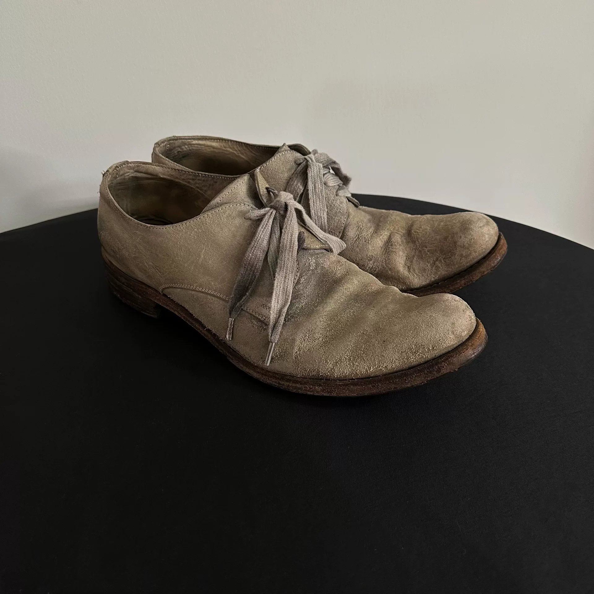 Stone-washed Gray Leather Derby — front