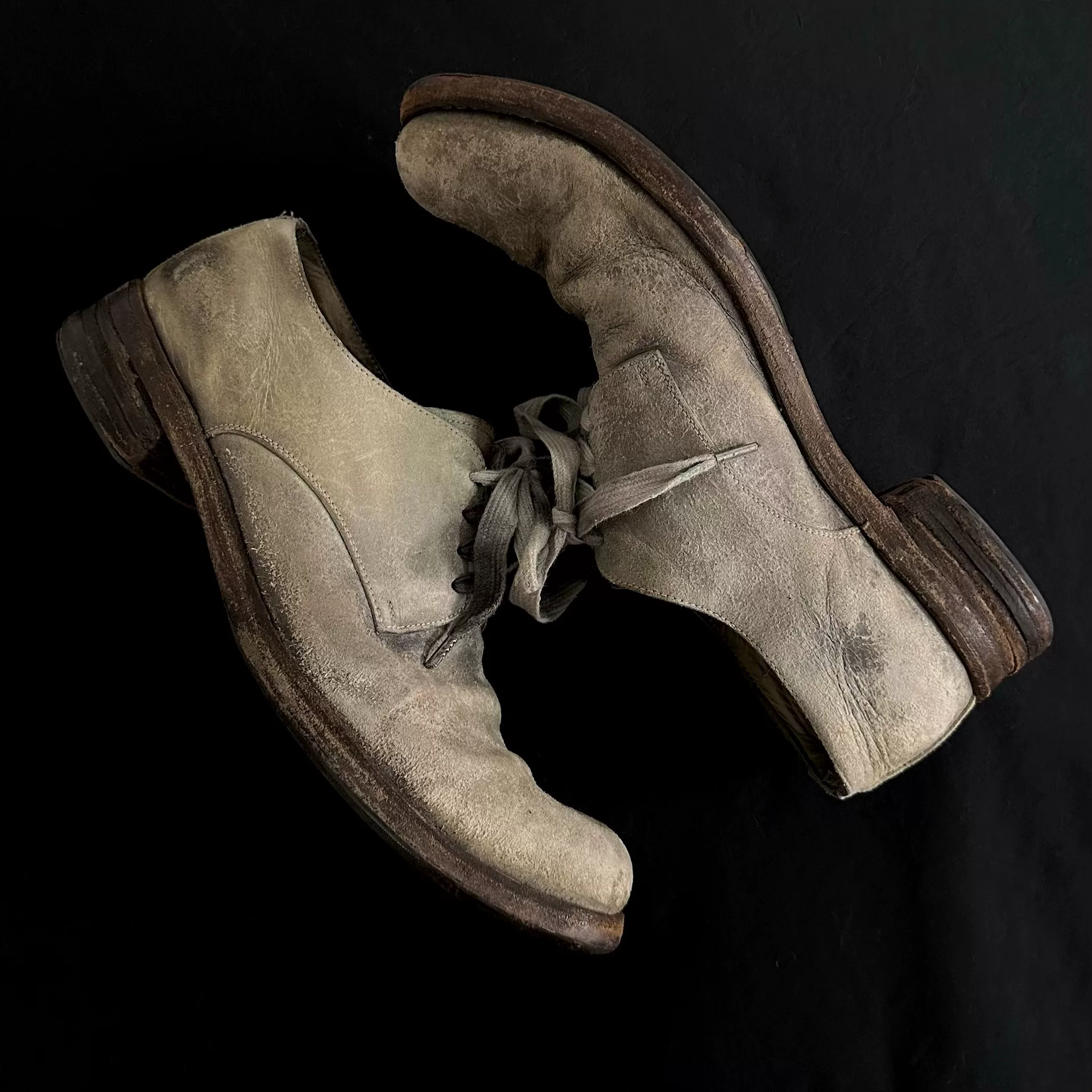 Stone-washed Gray Leather Derby — back