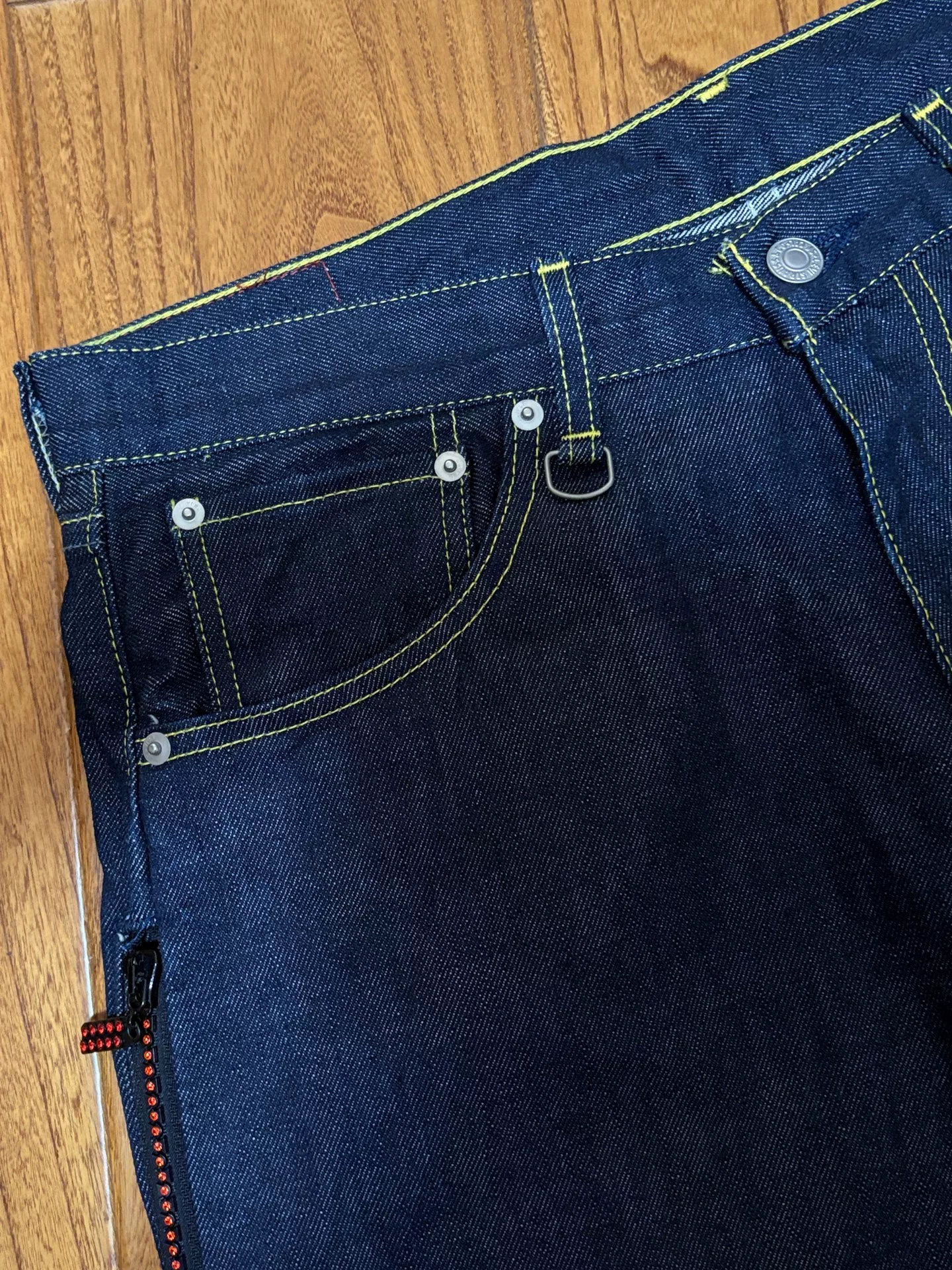 Levi's Fenom Disco Red Diamond Unwashed Jeans — label