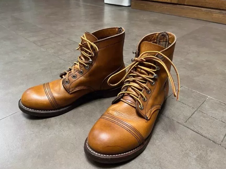 Red Wing 8112 Leather Work Boots — front