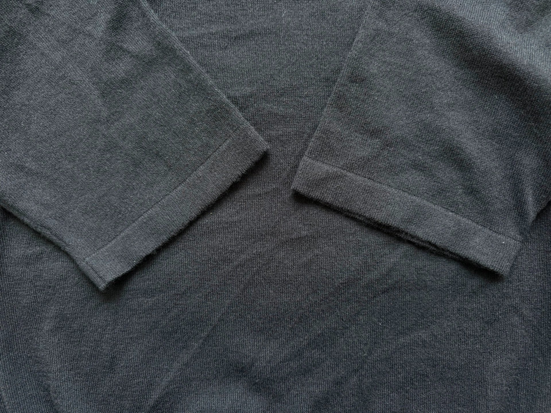 AURALEE 25SS HARD TWIST CASHMERE KNIT TEE — label
