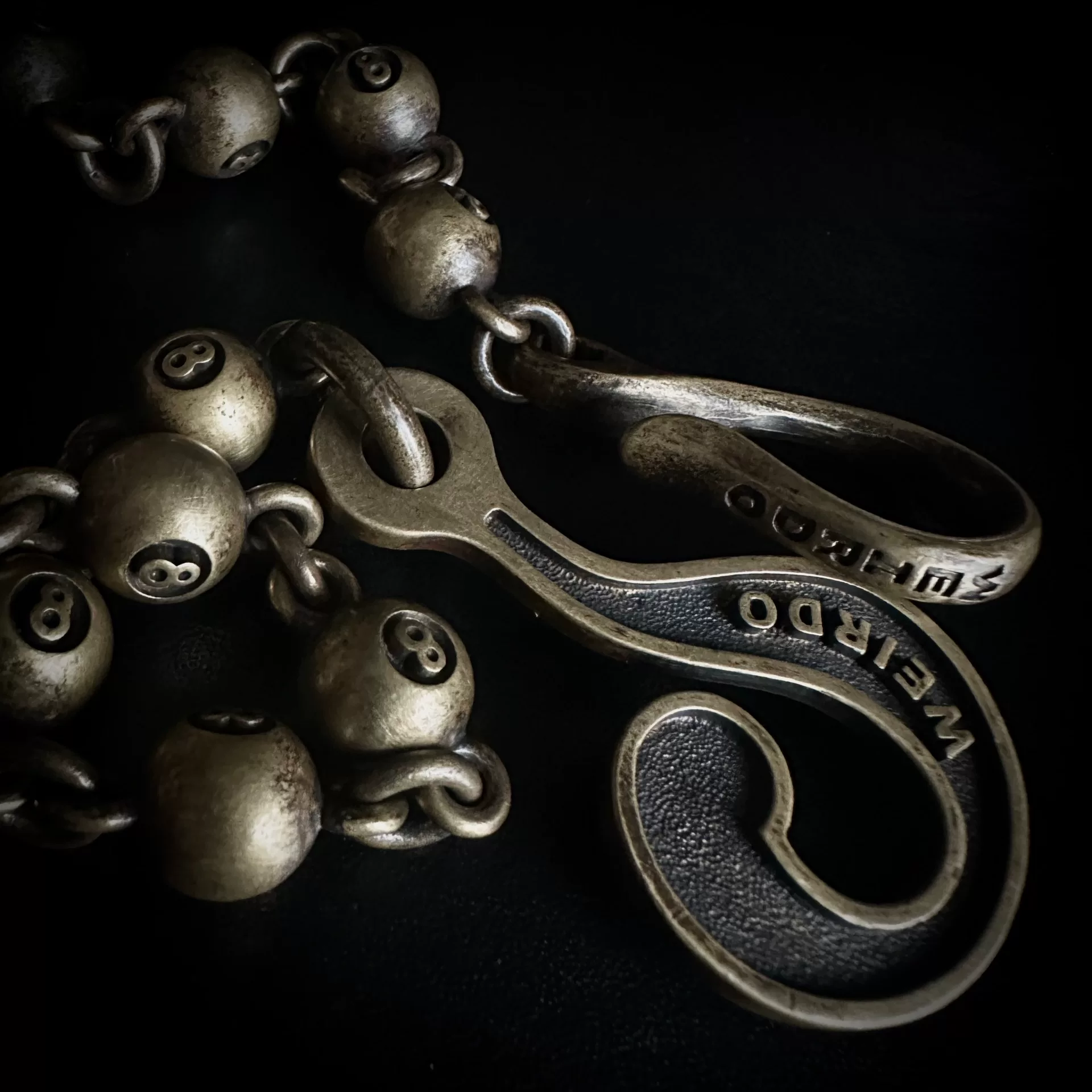 WEIRDO GEARHEAD-8BALL WALLET-CHAIN — label