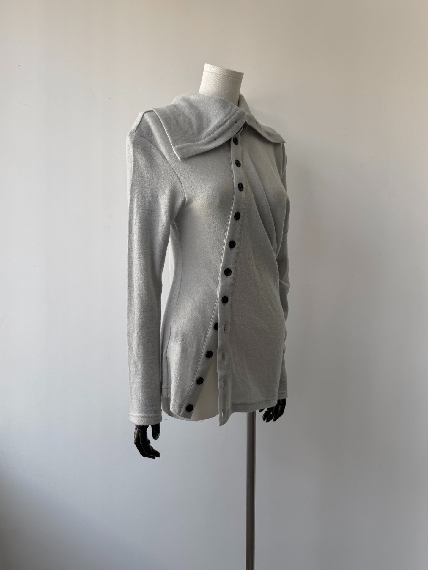 Yohji Yamamoto 19AW Asymmetric Wool Cardigan — label