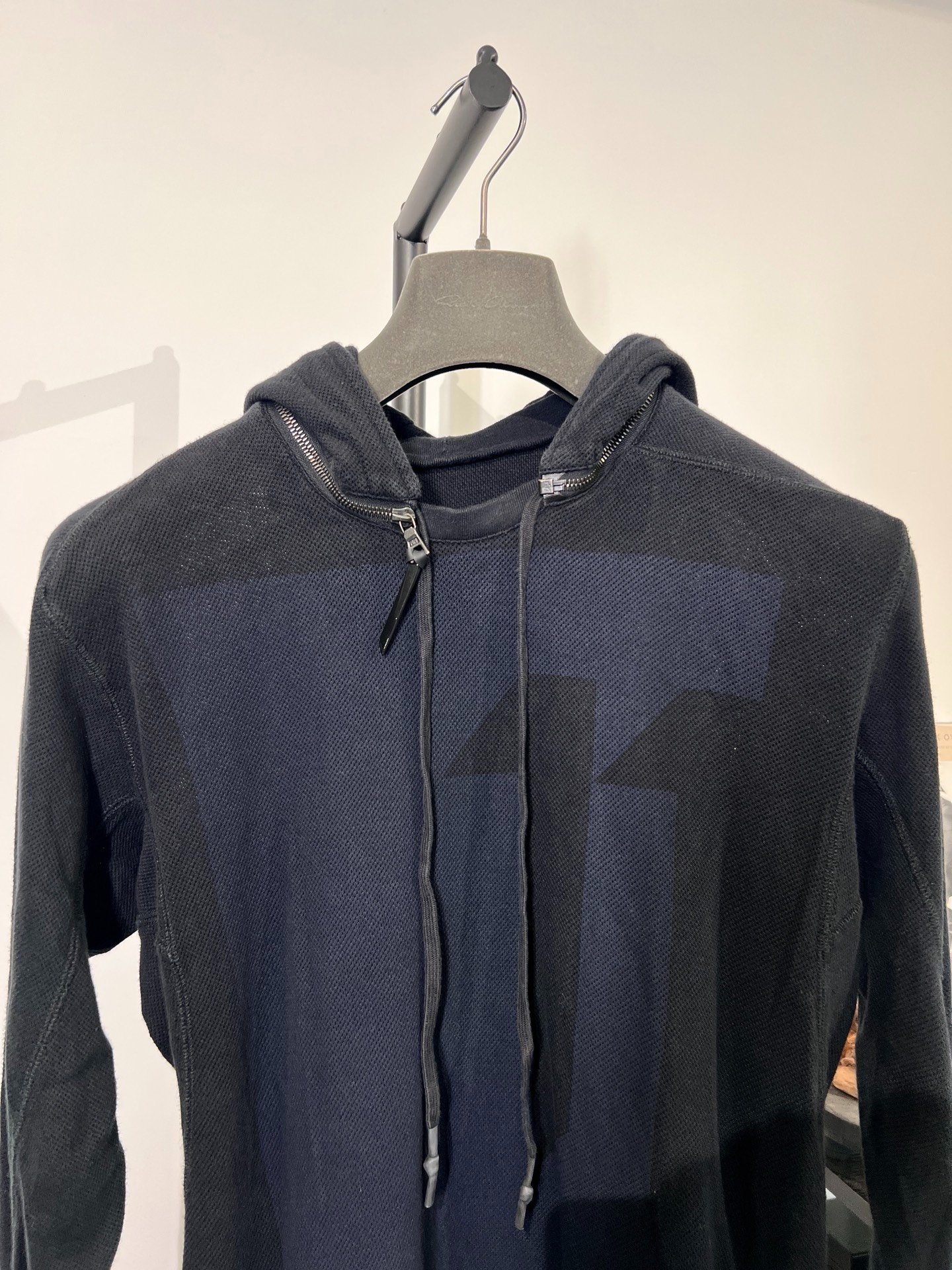 Boris Bidjan Saberi 11by bbs H1 Hoodie — detail