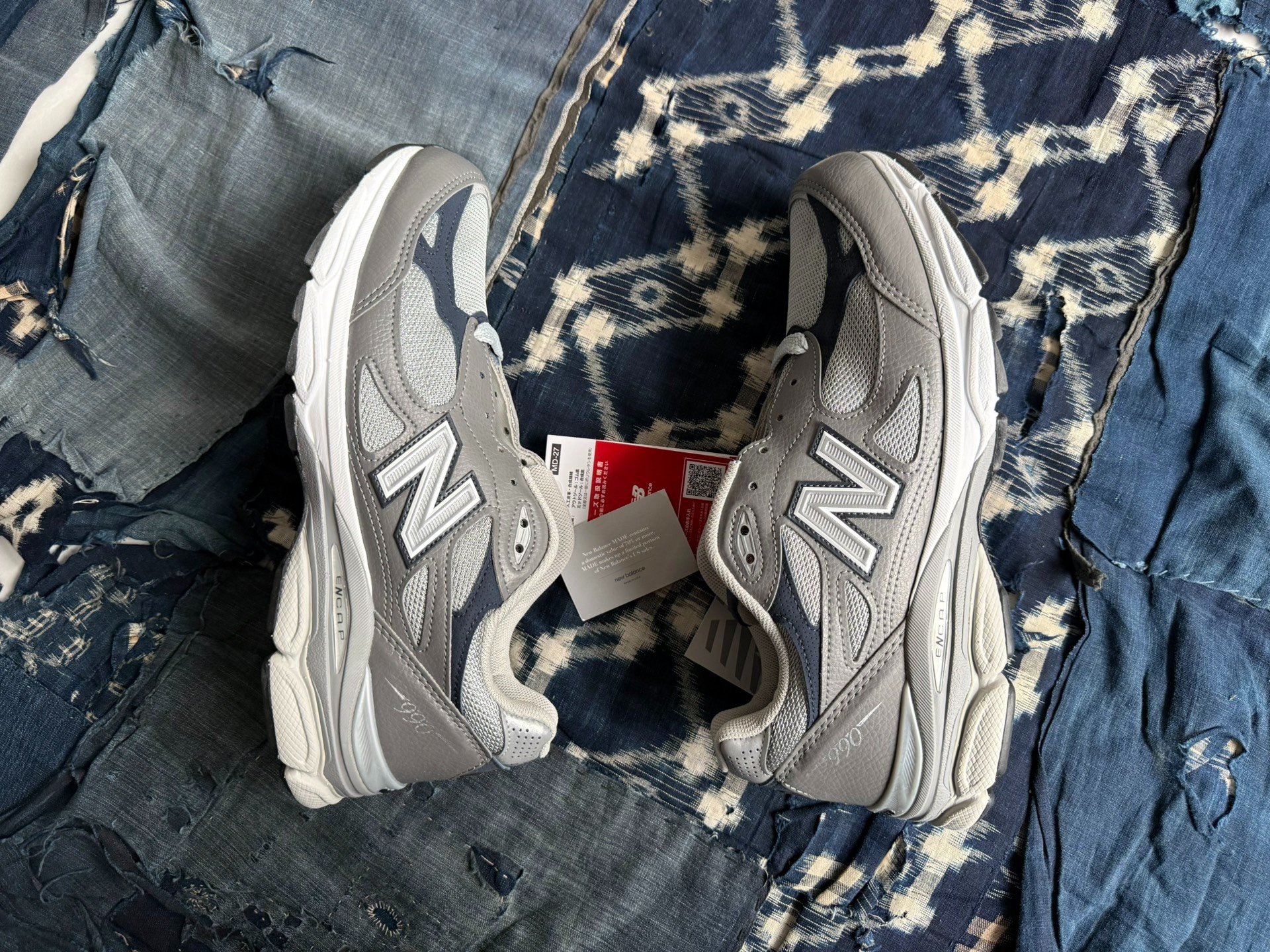 New Balance Men's M990GJ3 Running Shoes — back