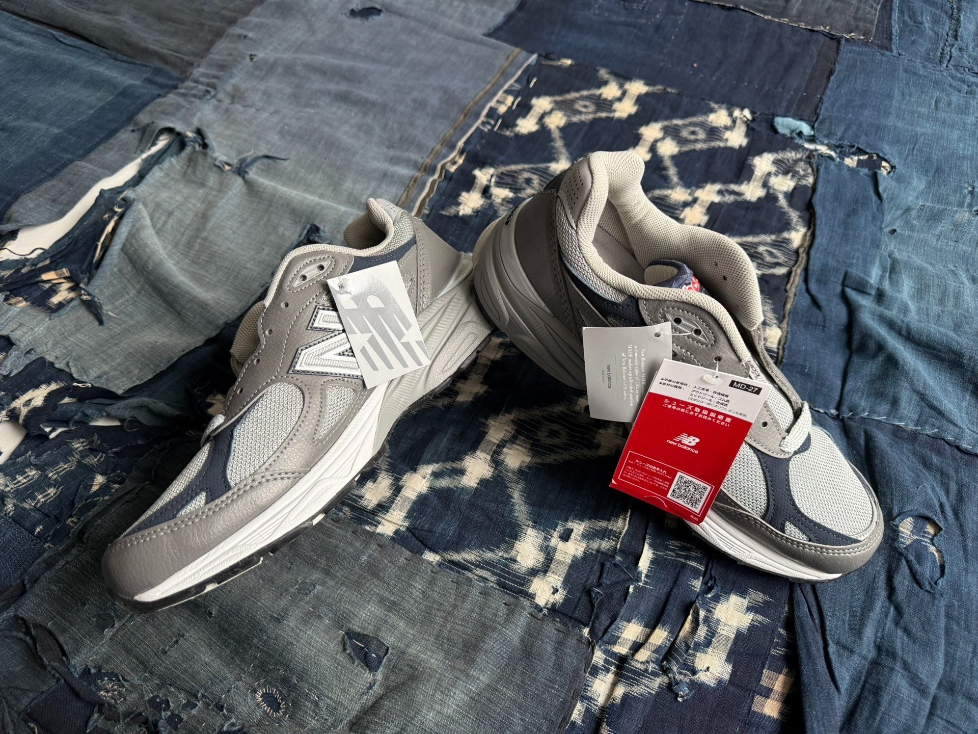 New Balance Men's M990GJ3 Running Shoes — detail
