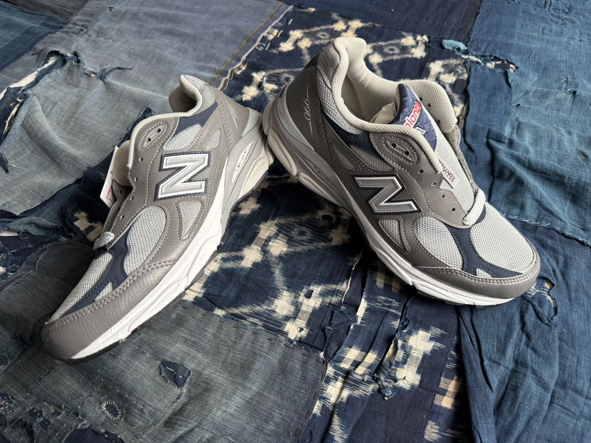 New Balance Men's M990GJ3 Running Shoes — front