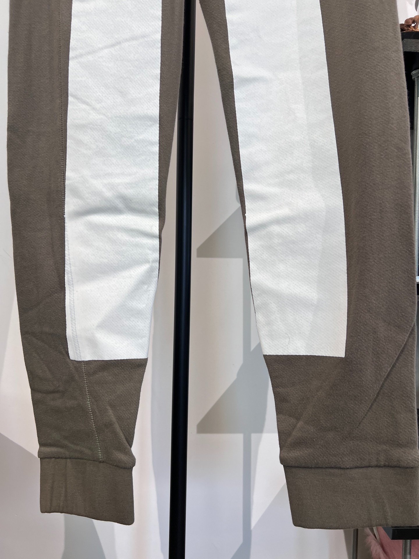BBS P3 Olive Green Sweatpants — detail