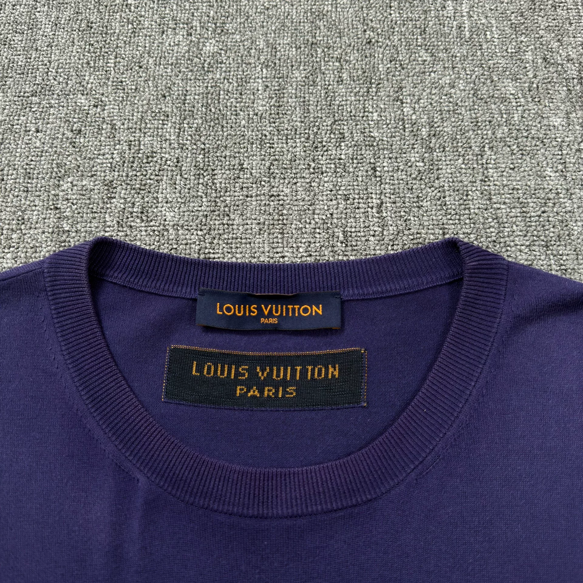 Louis Vuitton Purple Cursive Logo T-Shirt XL — detail