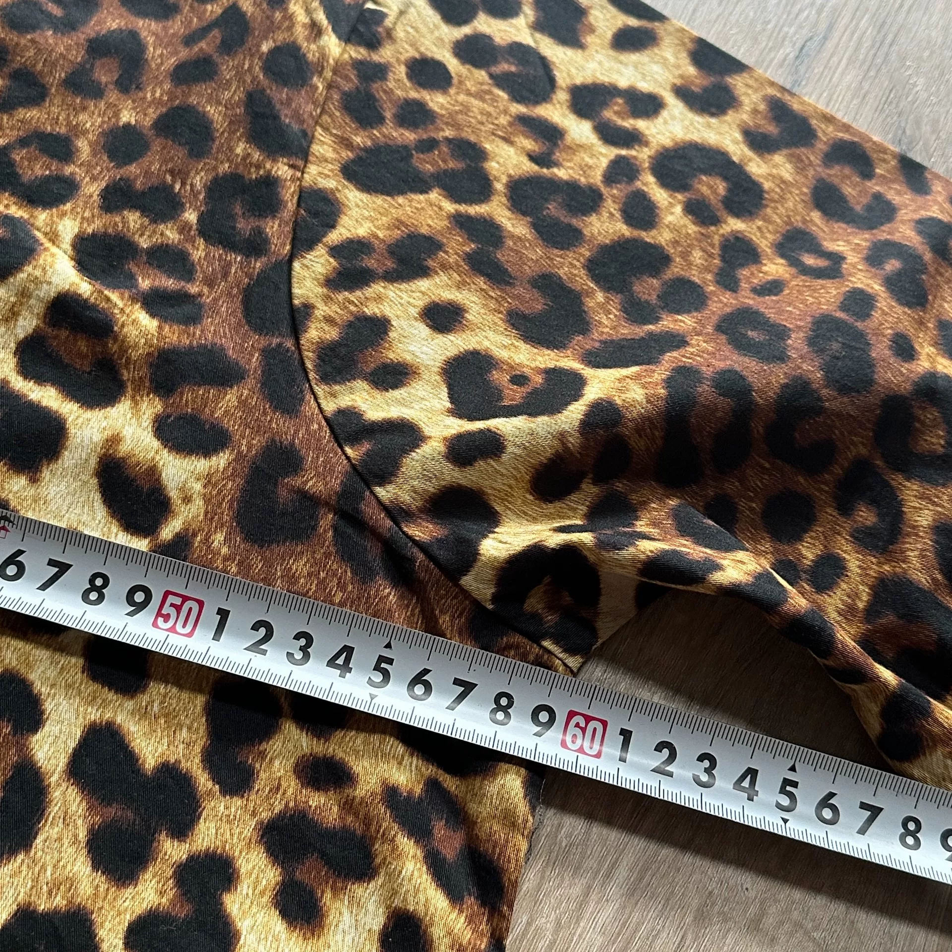 Black Sign Leopard Print 3/4 Sleeve — label