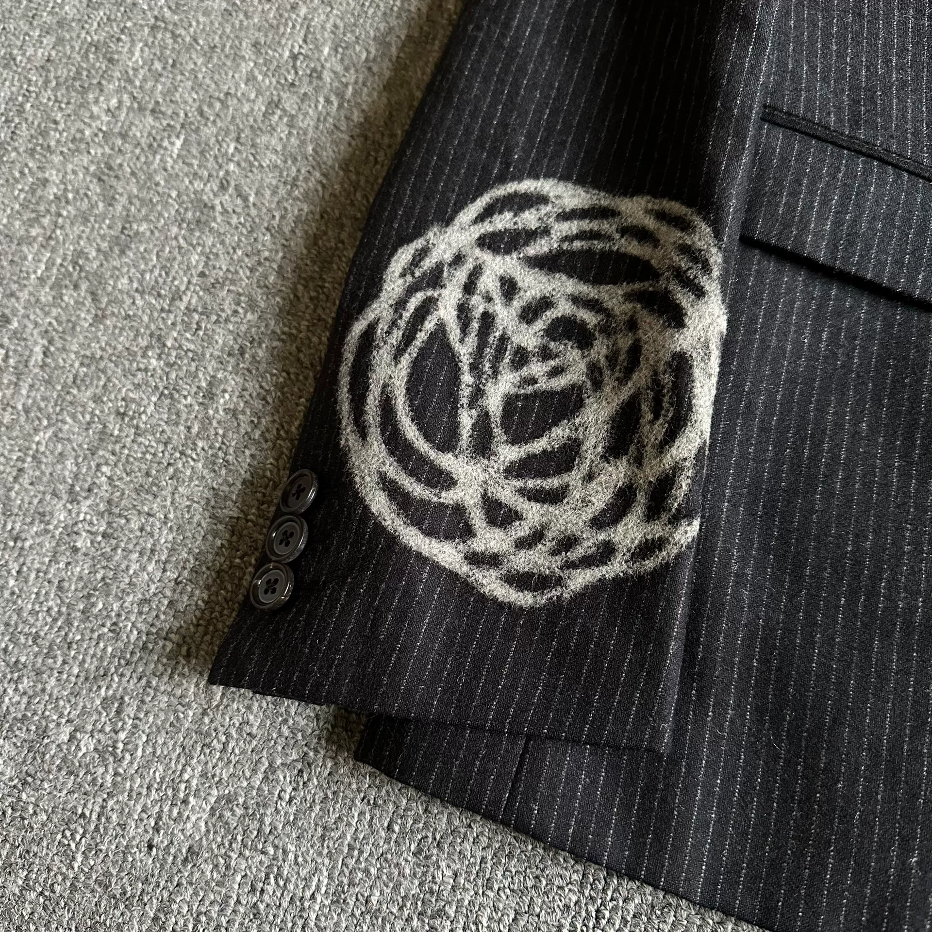 Dior Homme 14FW Lily of the Valley Suit — detail