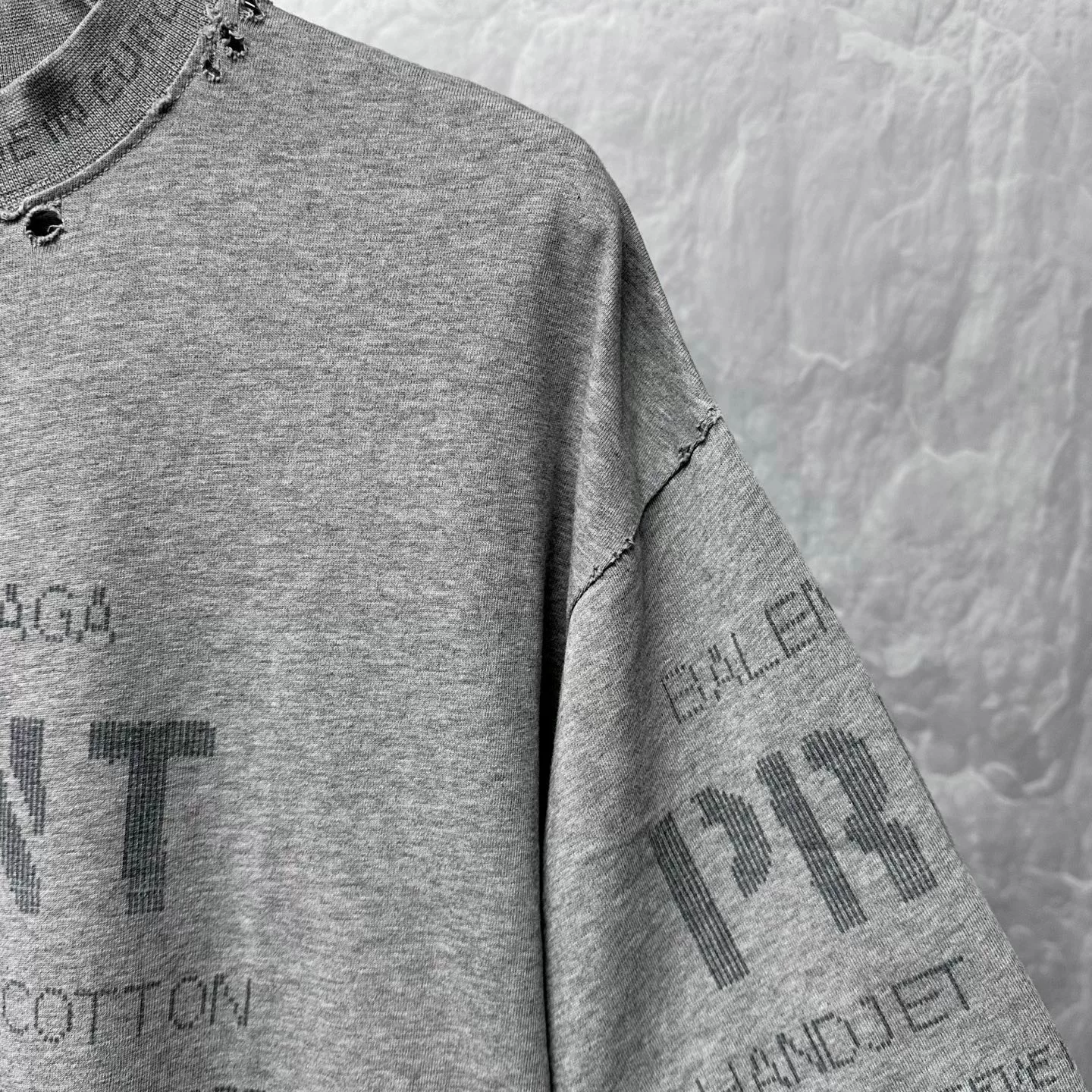 Balenciaga Logo Print Distressed Short Sleeve — detail