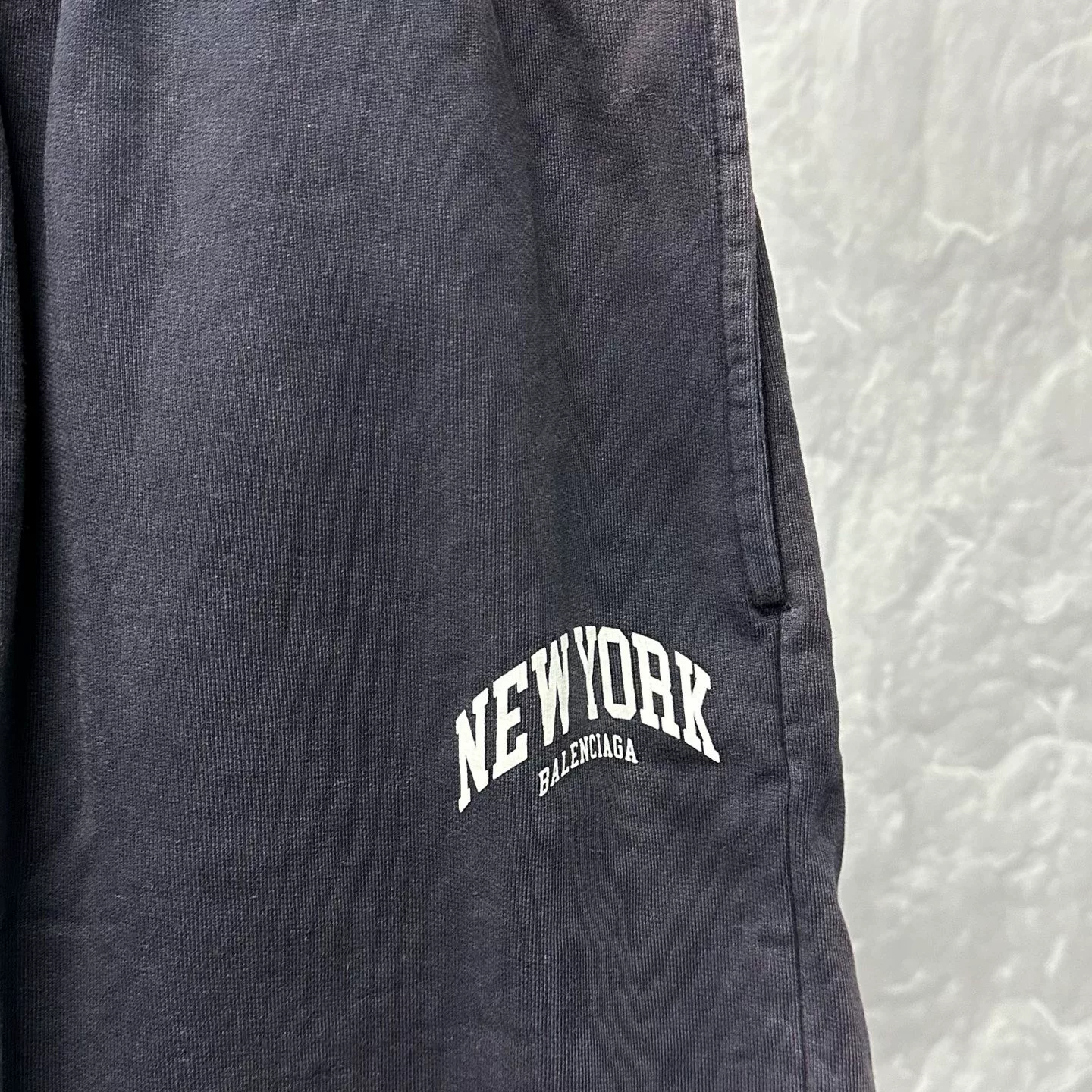 Balenciaga Letter Print Shorts S — detail