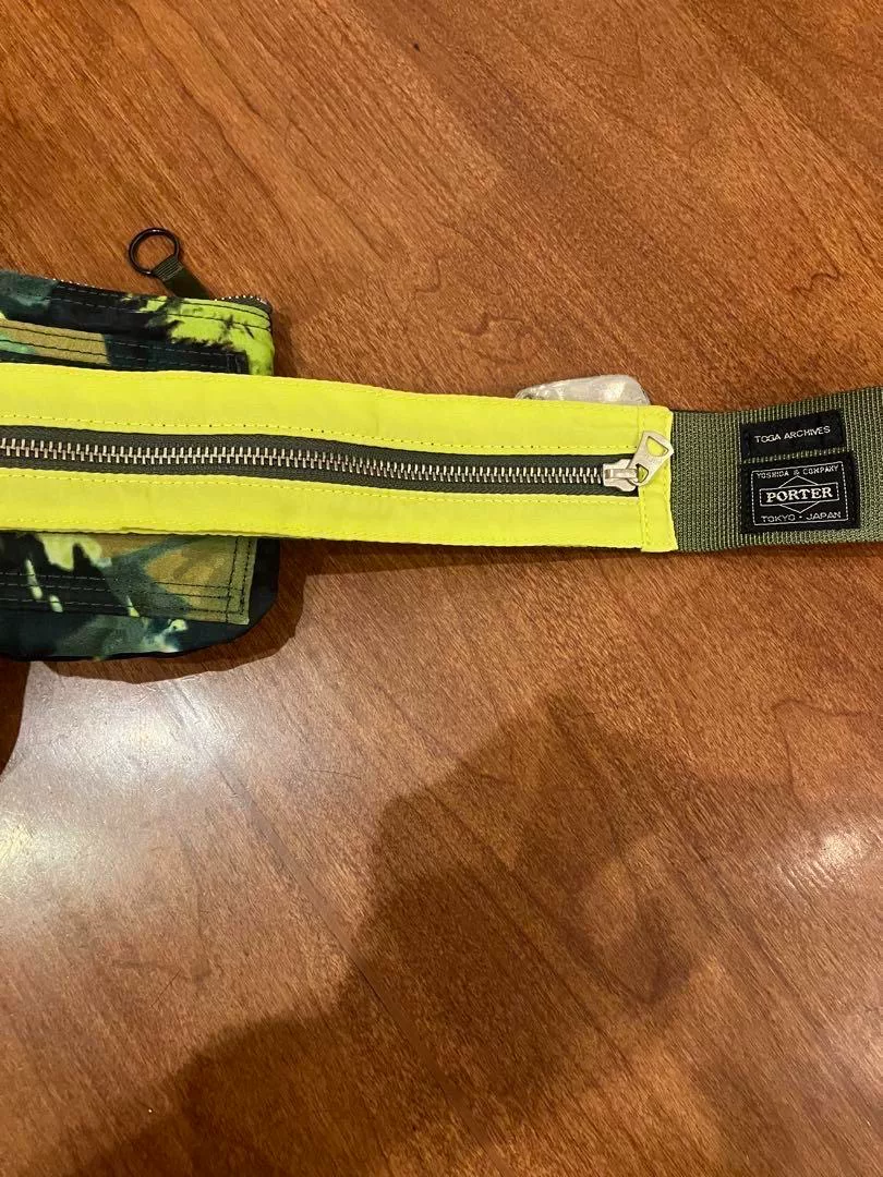Porter Toga Camo Tie-Dye Waist Bag — label