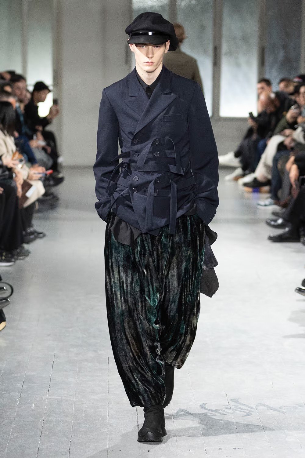 Yohji Yamamoto 2023AW Multi-Button Blazer — detail
