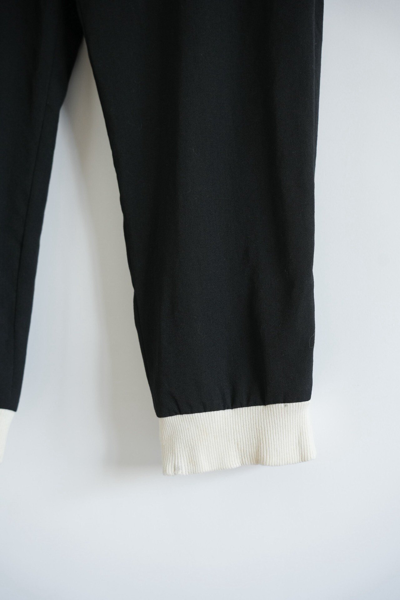 Yohji Yamamoto 09AW White Button Trousers — label