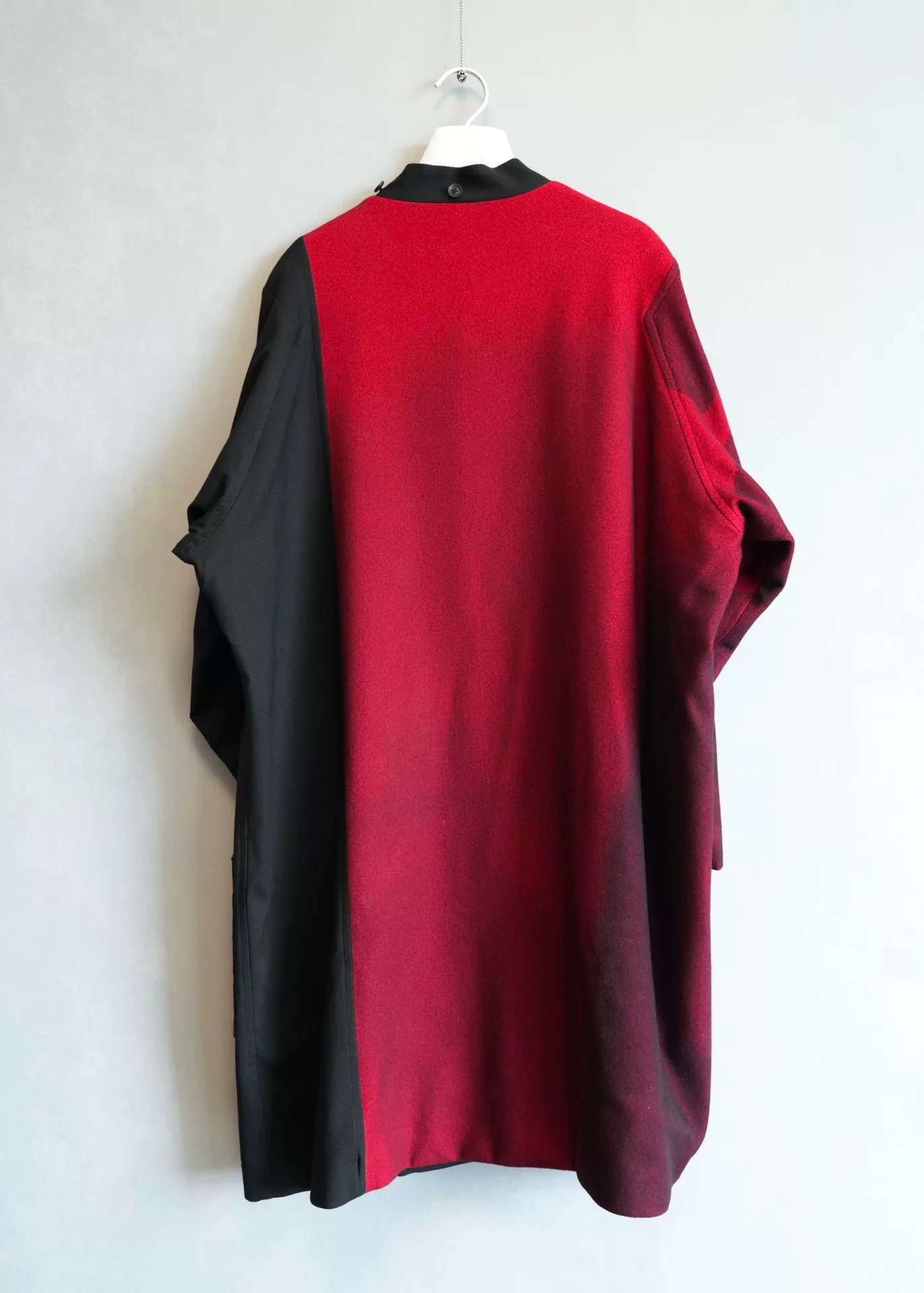 Yohji Yamamoto 18AW Red Black Coat — detail