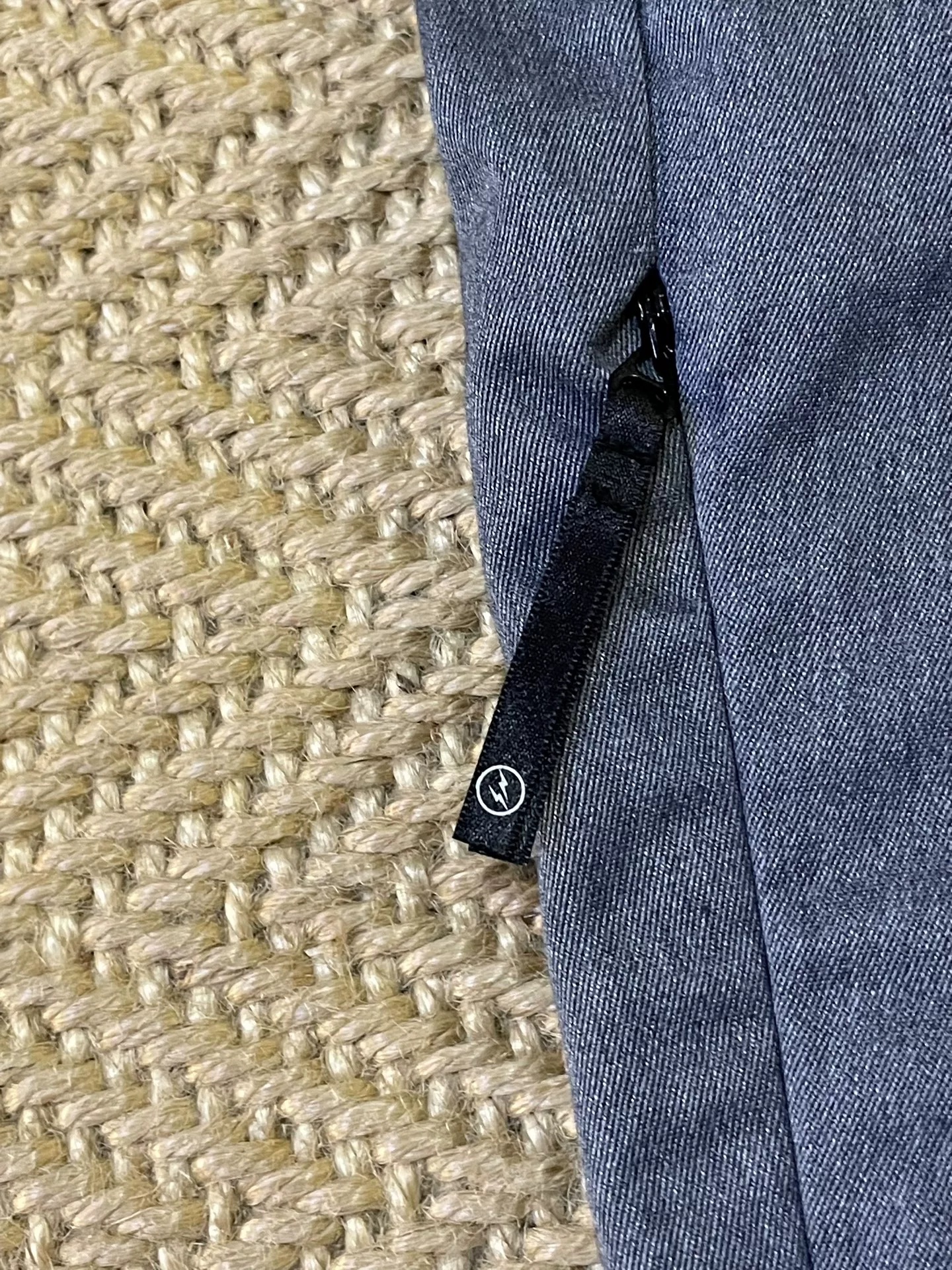 DENIM BY VANQUISH & FRAGMENT Casual Pants — label