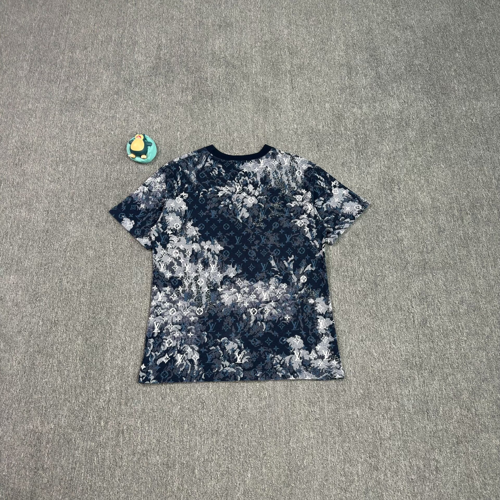 Louis Vuitton Tapestry Print Short-Sleeve — front