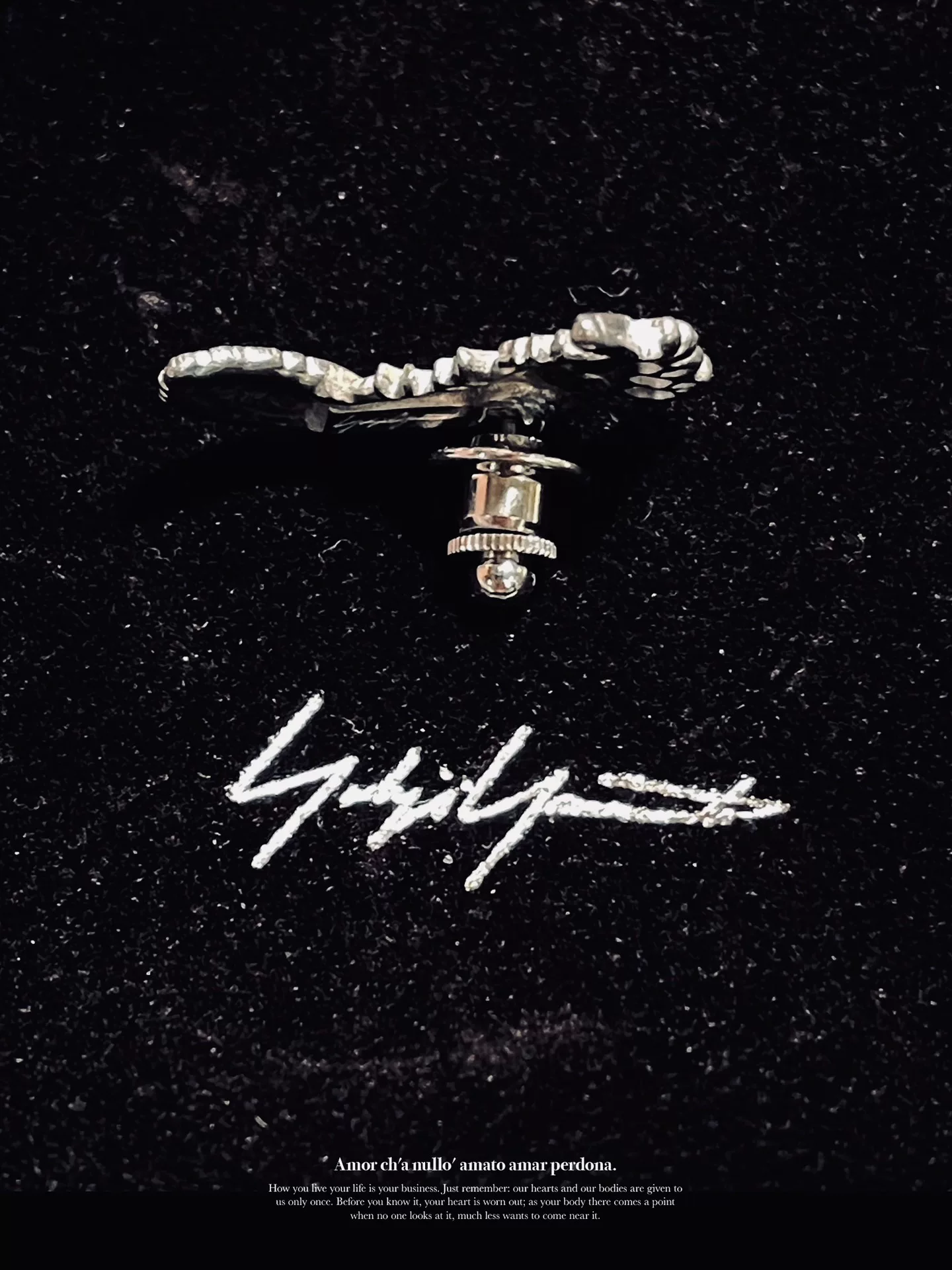 Yohji Yamamoto 08SS Feather Brooch — detail