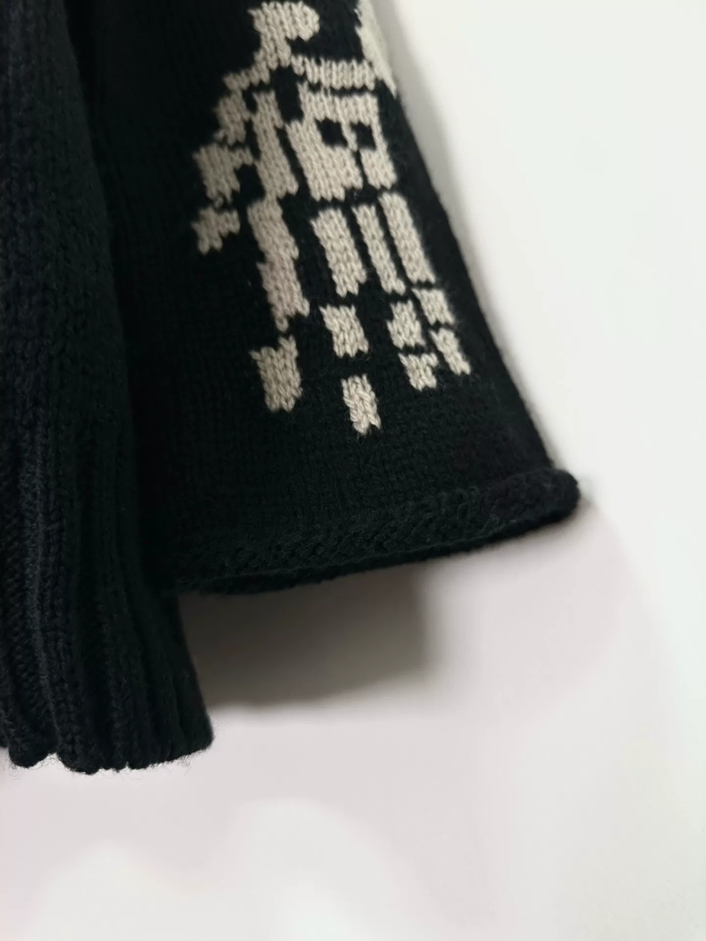 Yohji Yamamoto 11AW Cherry Bone Sweater — label