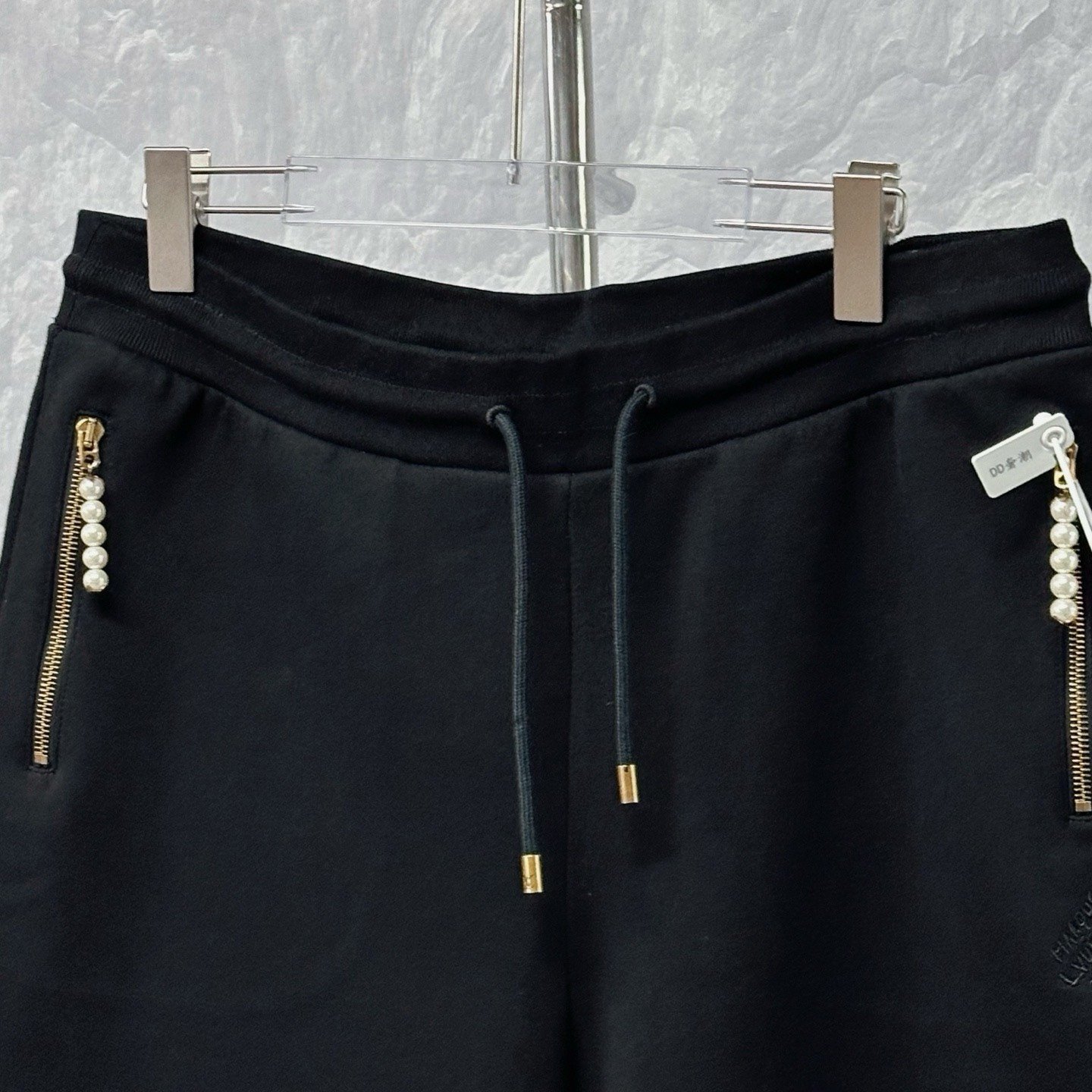 Louis Vuitton SS25 Pharrell Pearl Zip Shorts XXL — front