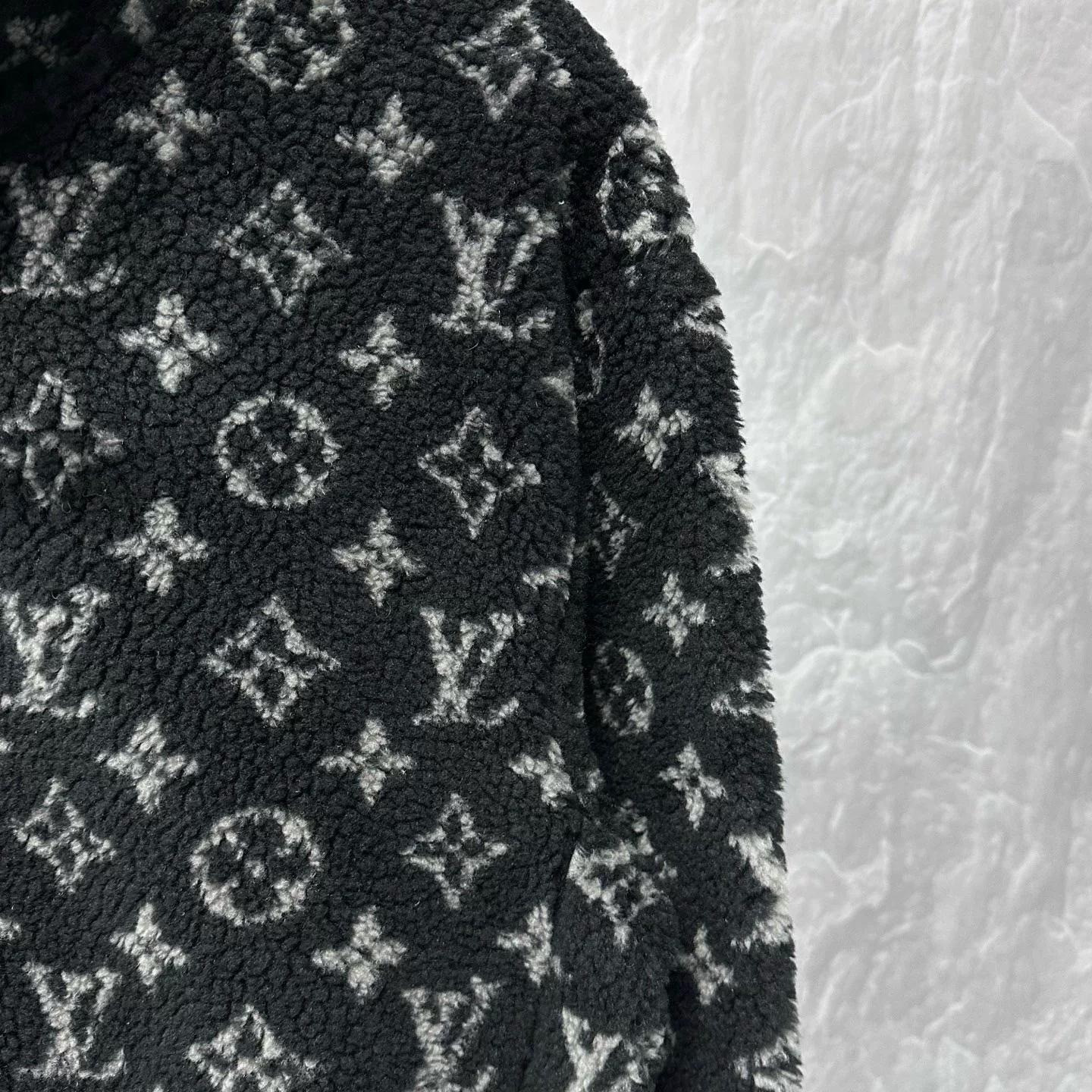 Louis Vuitton Teddy Monogram Jacket M — detail